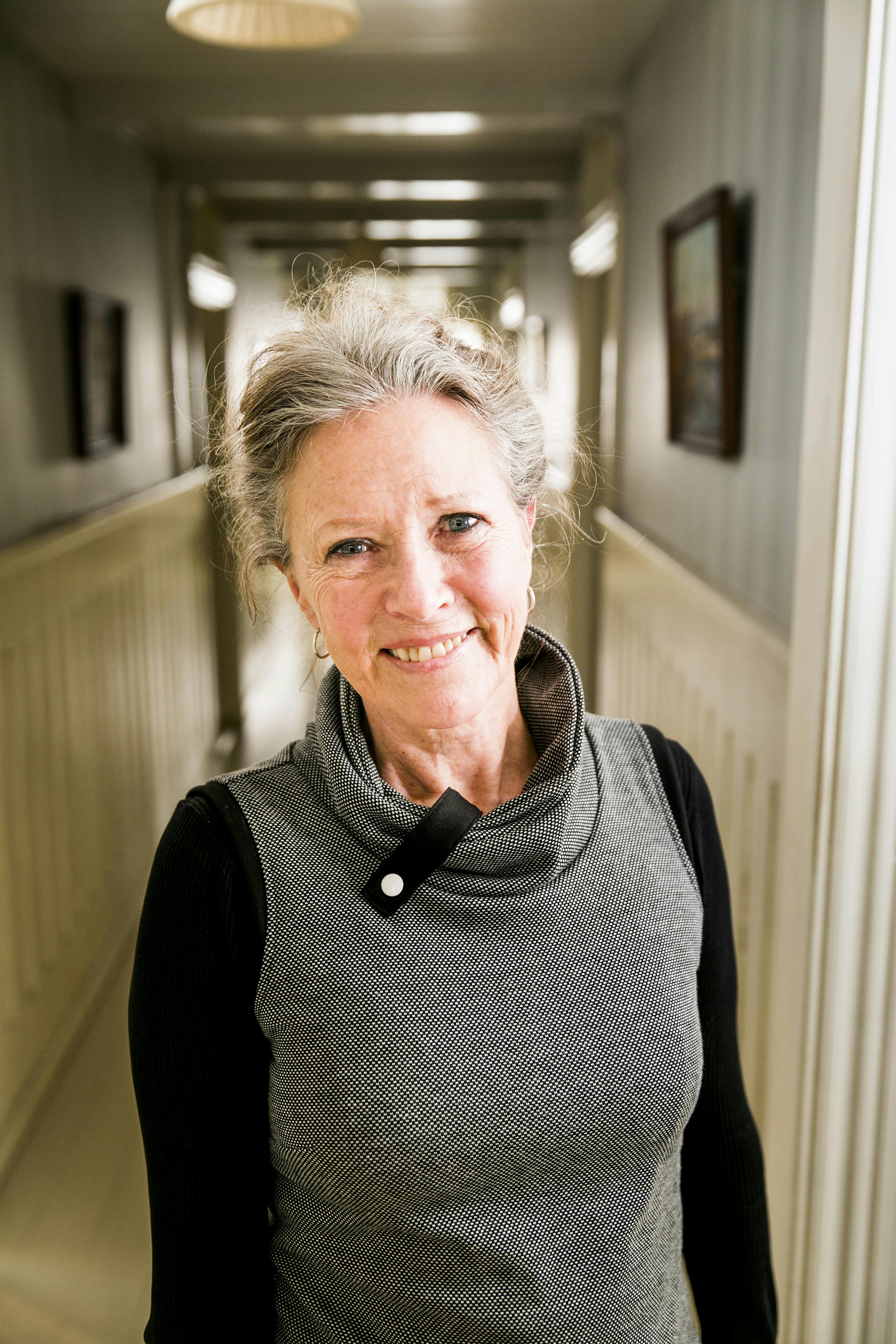 Birthe Neumann er aktuel i rollen som Fru Fjeldsø i dette års fjerde sæson af Badehotellet. 