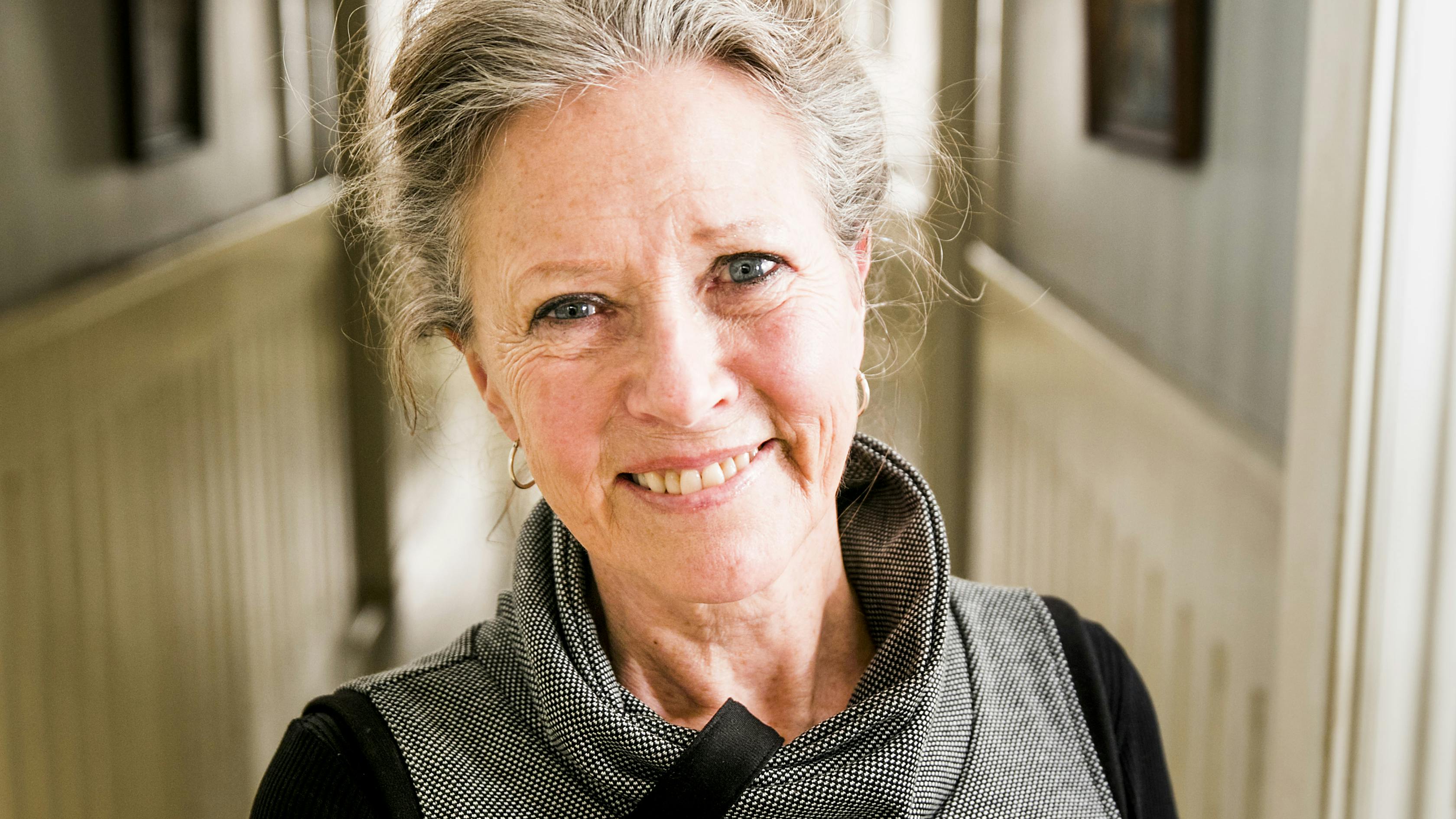 Birthe Neumann er aktuel i rollen som Fru Fjeldsø i dette års fjerde sæson af Badehotellet.