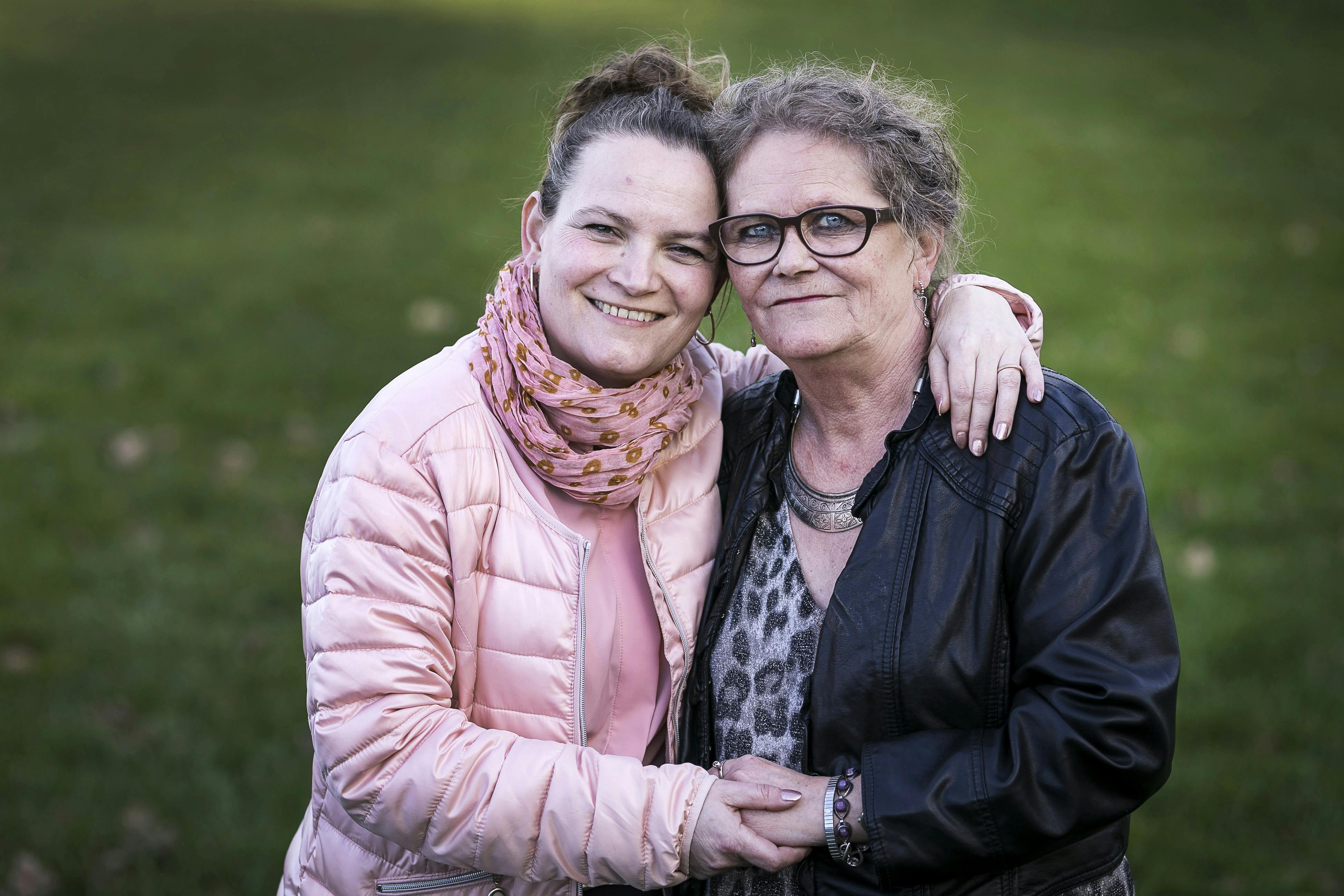 Lenes mor valgte adoption - idag er de genforenet