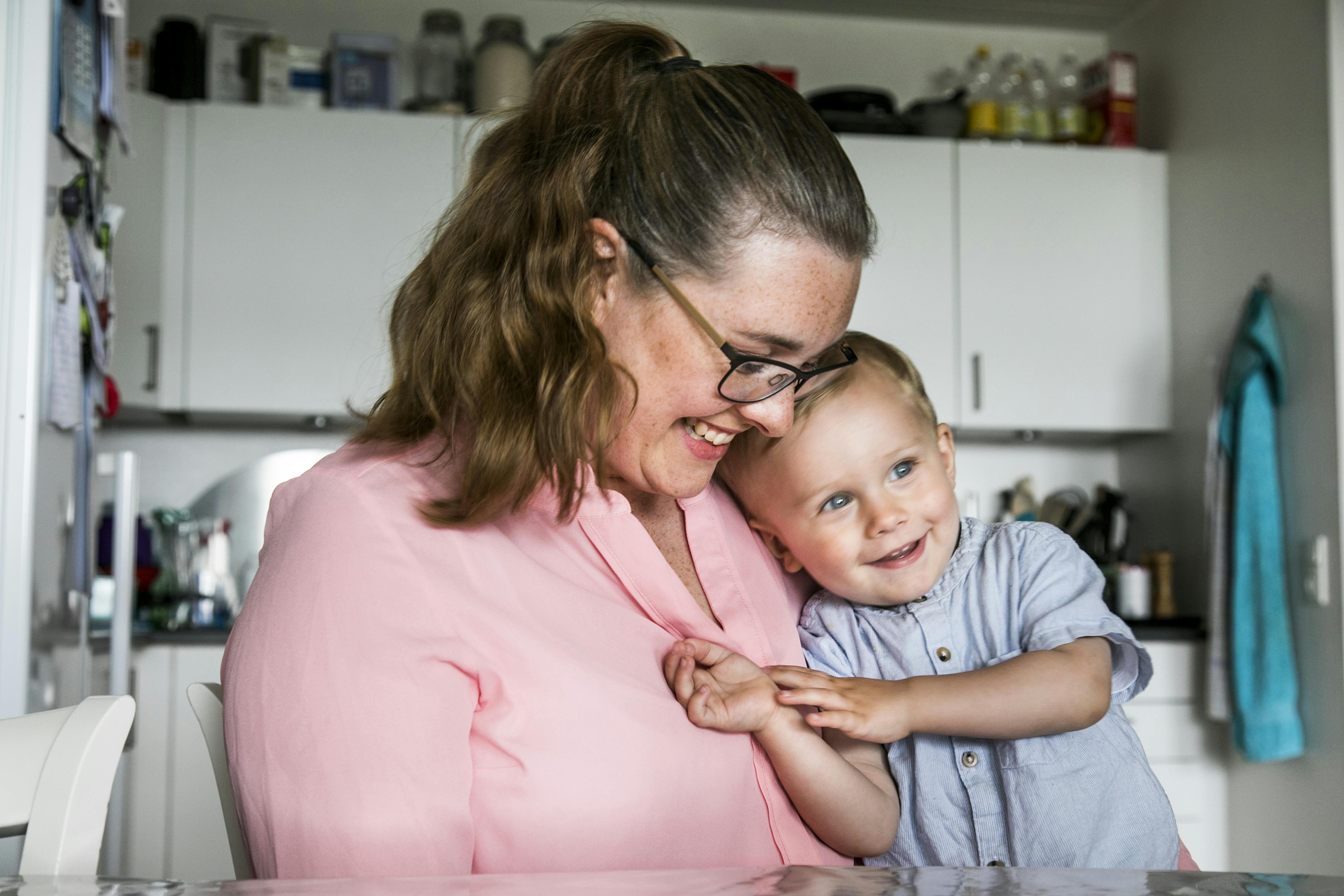 Lise, der har en sjælden hjernetumor og sønnen Jules