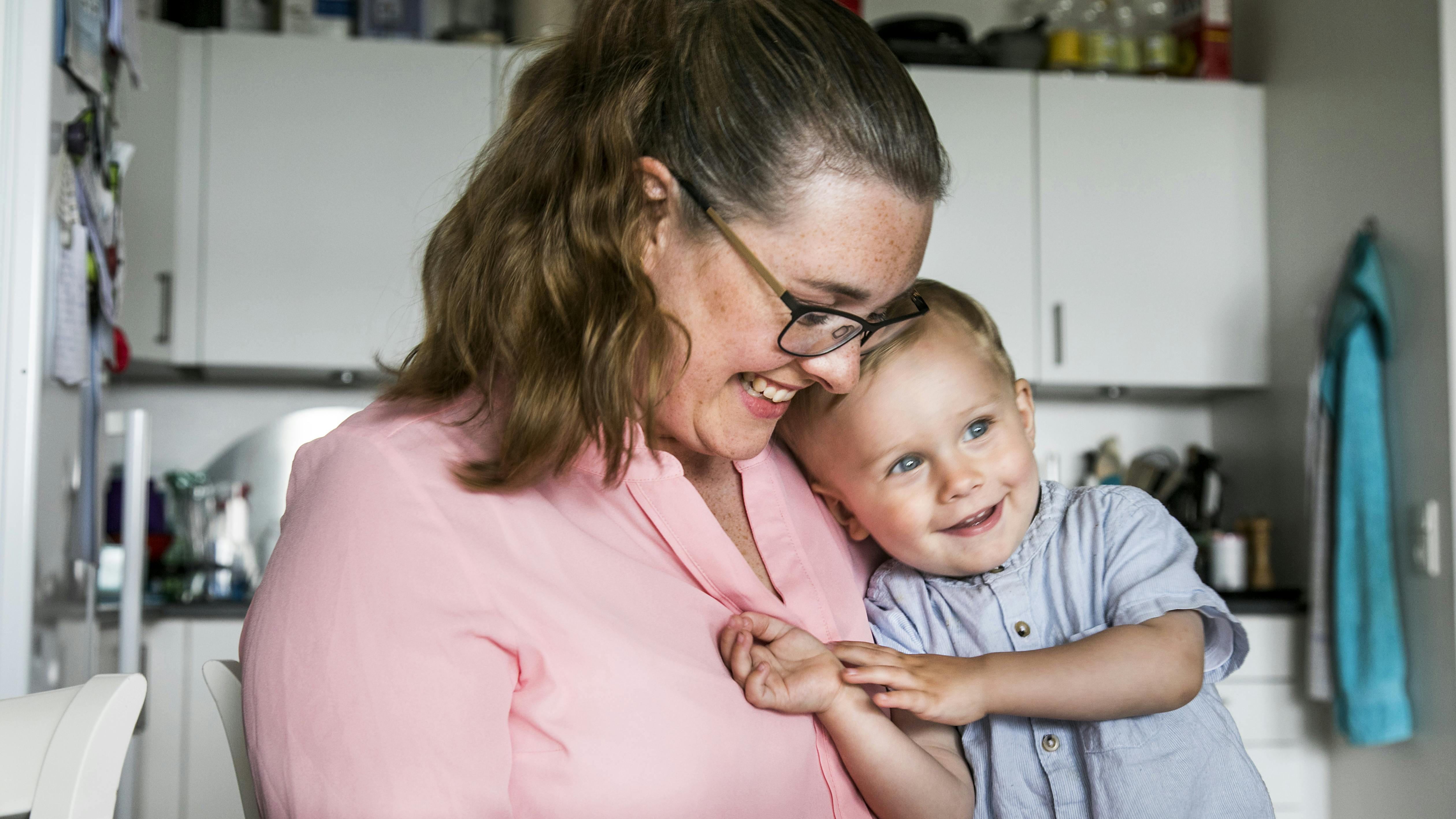 Lise, der har en sjælden hjernetumor og sønnen Jules