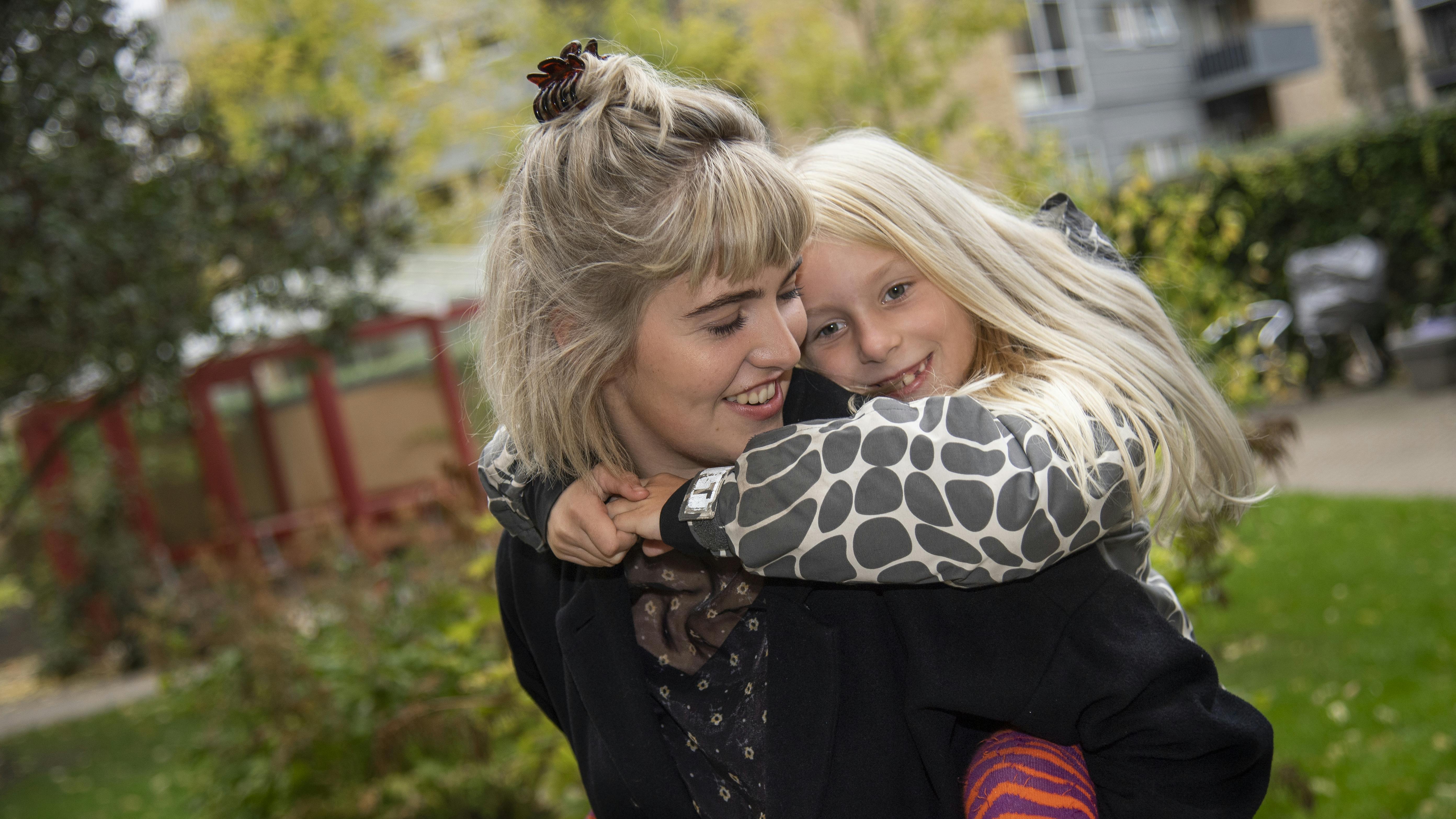 Anne Sophie er børnebuddy for Siri