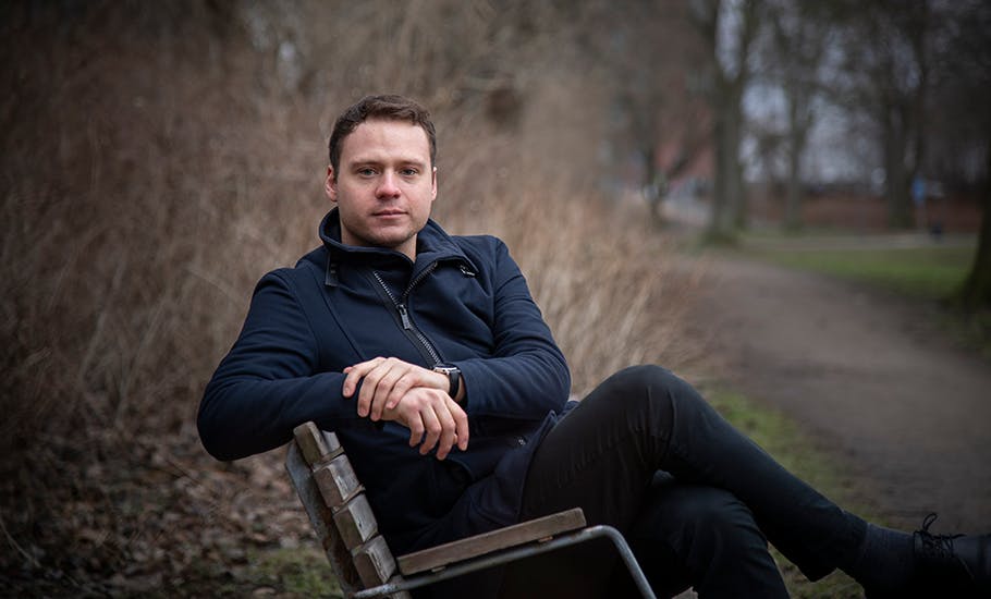 Nu vil han hjælpe andre unge: Thomas havde alle odds imod sig
