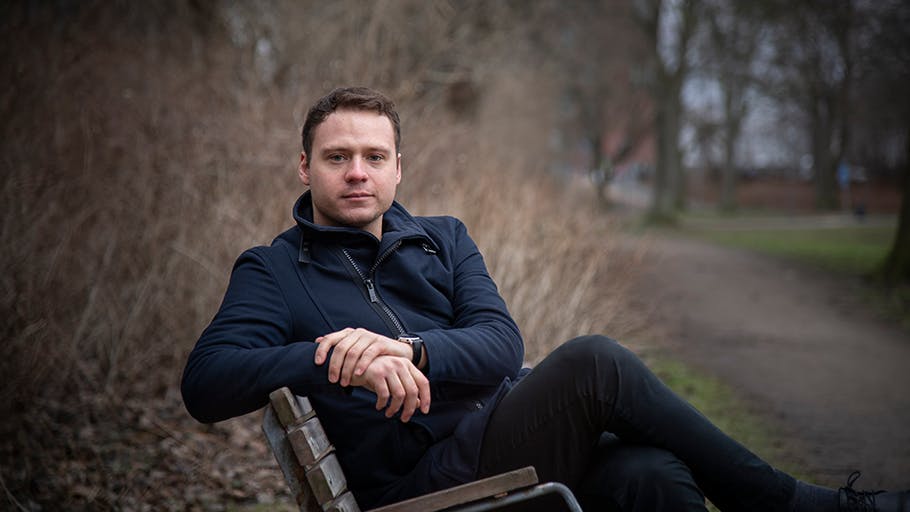 Nu vil han hjælpe andre unge: Thomas havde alle odds imod sig