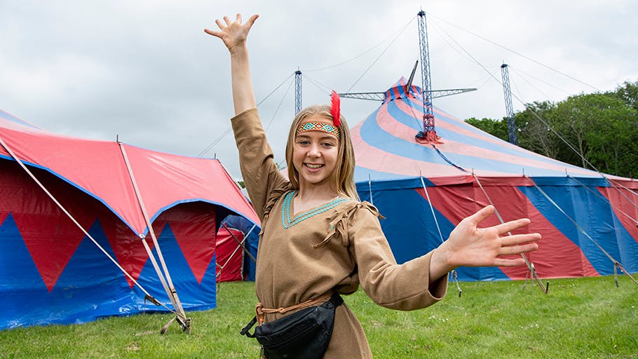 Nynne er skoleelev og nyslået cirkusprinsesse