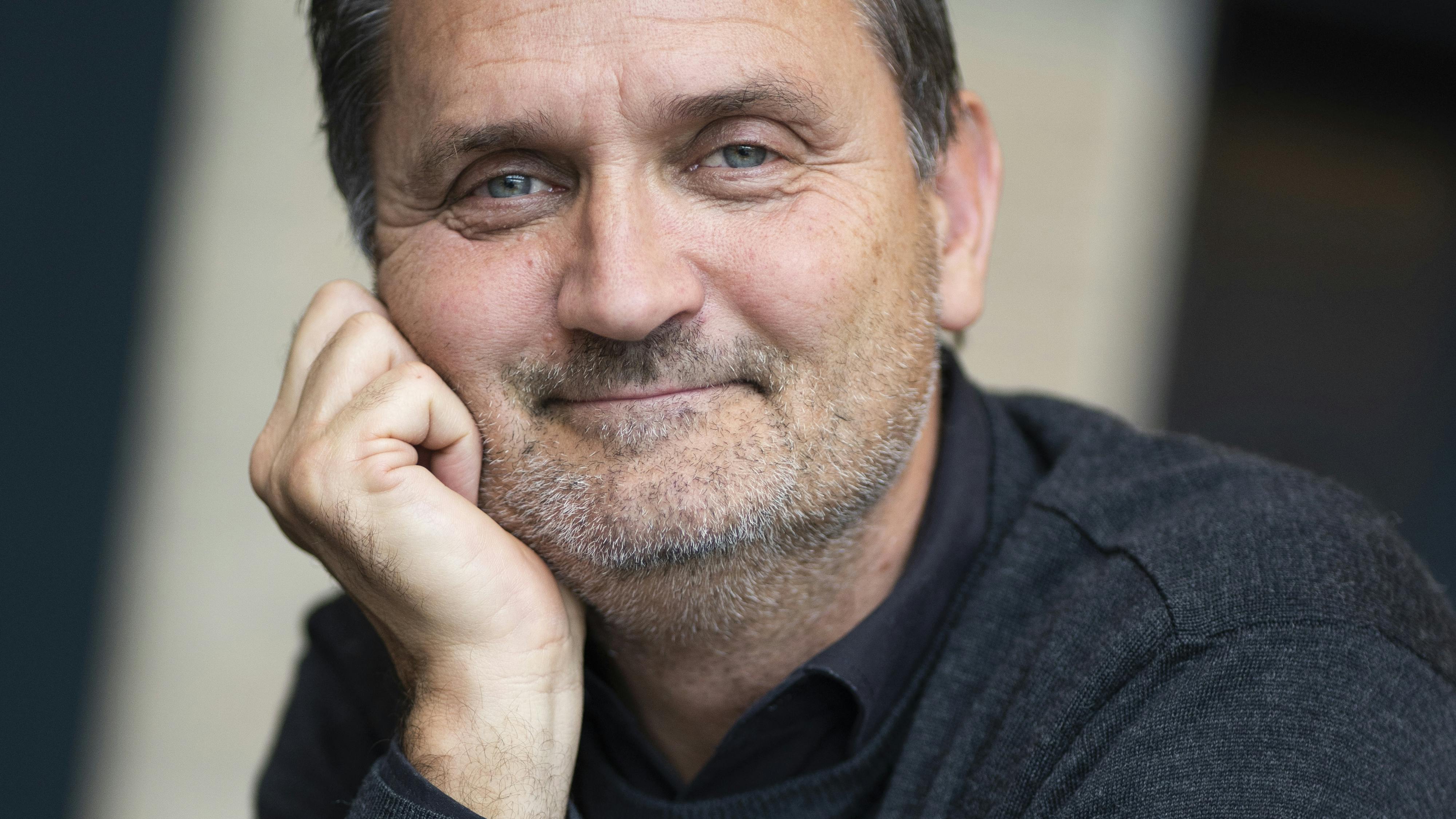 Niels Ellegaard ferierer ofte i Spanien, hvor han tit bliver taget for at være spanier