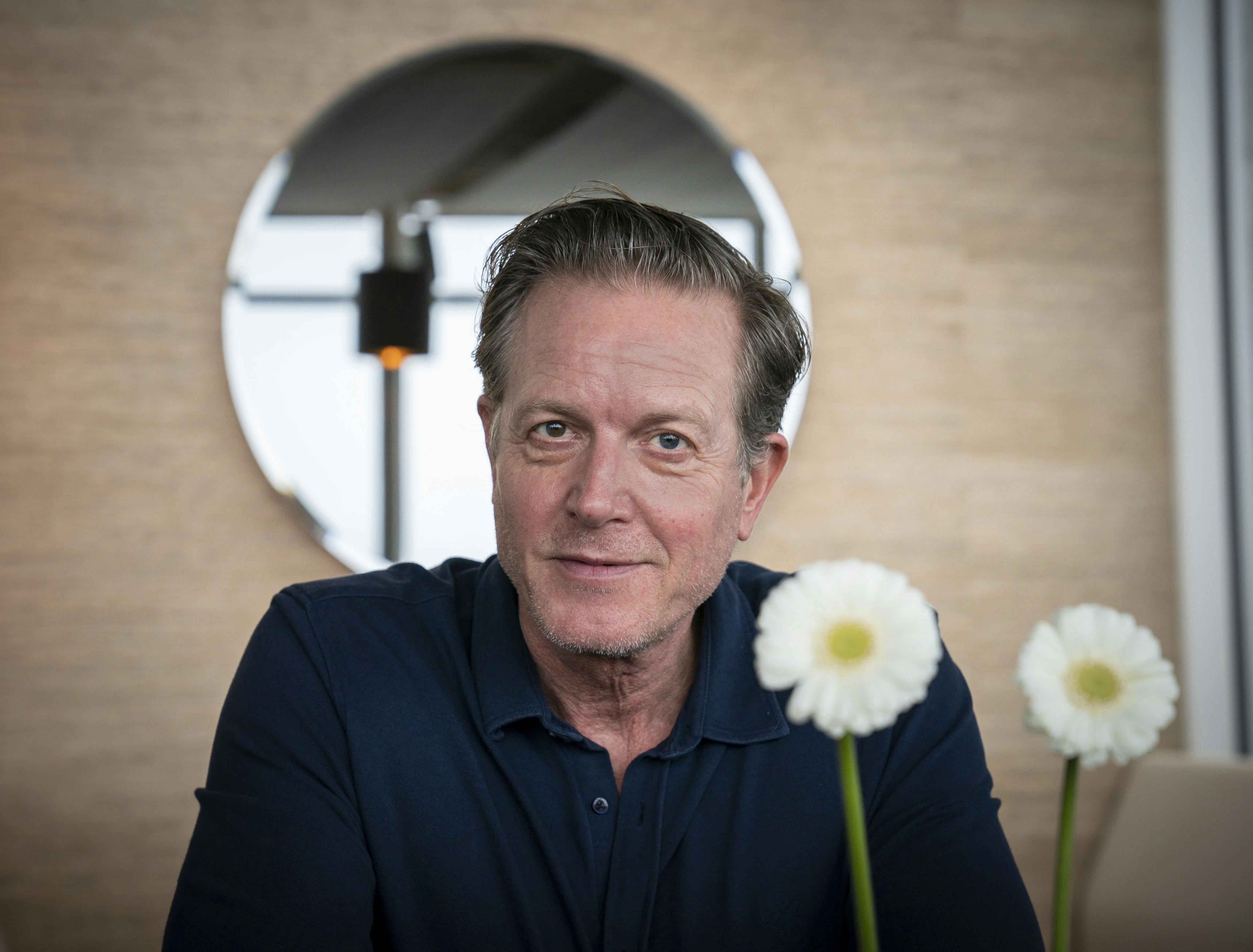 Mit liv føles ekstremt meningsfuldt, siger skuespiller Peter Mygind til Familie Journal