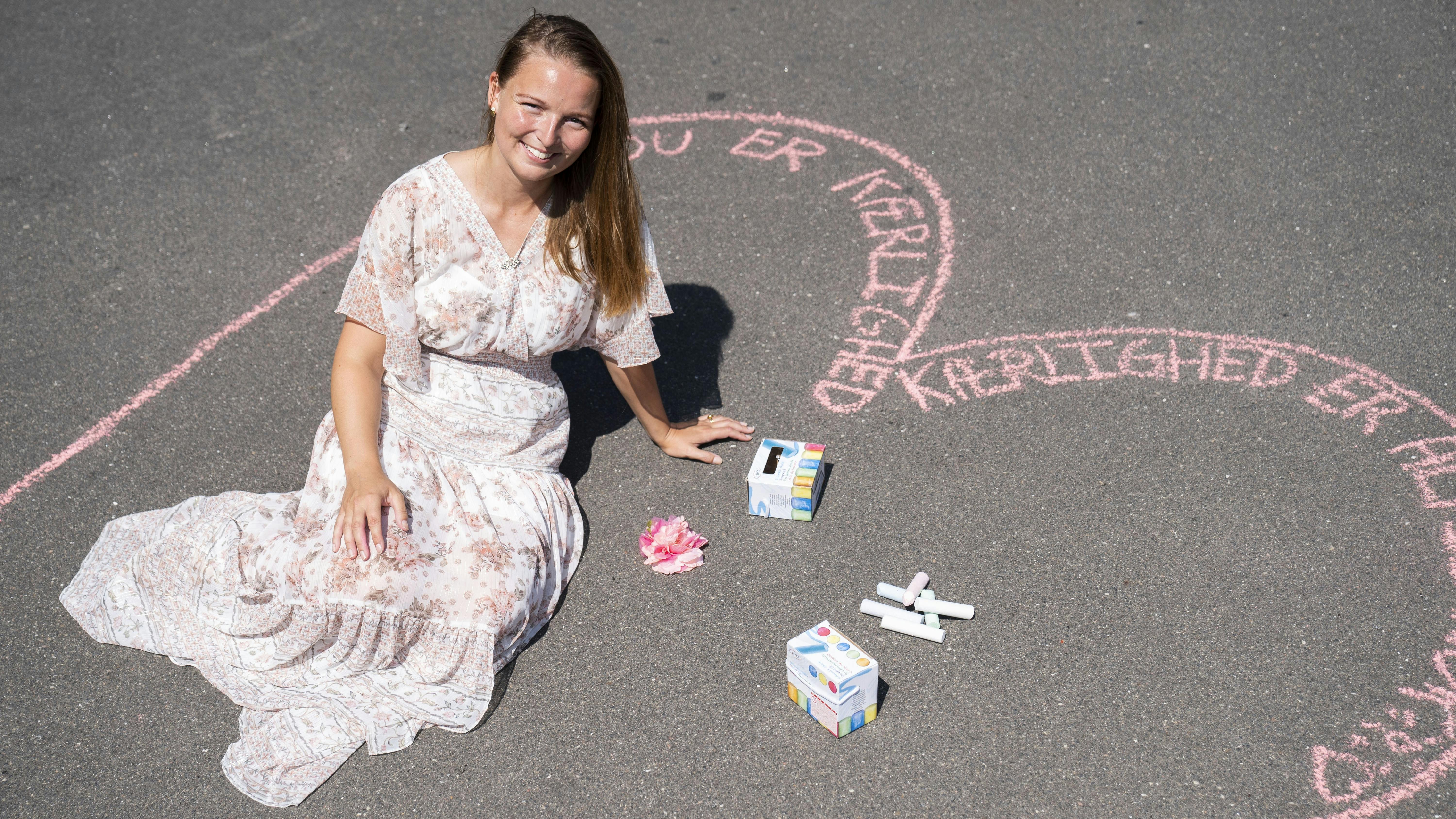 Ambassadør for kærlighed og lykke: Kamilla spreder glæde på gadeplan