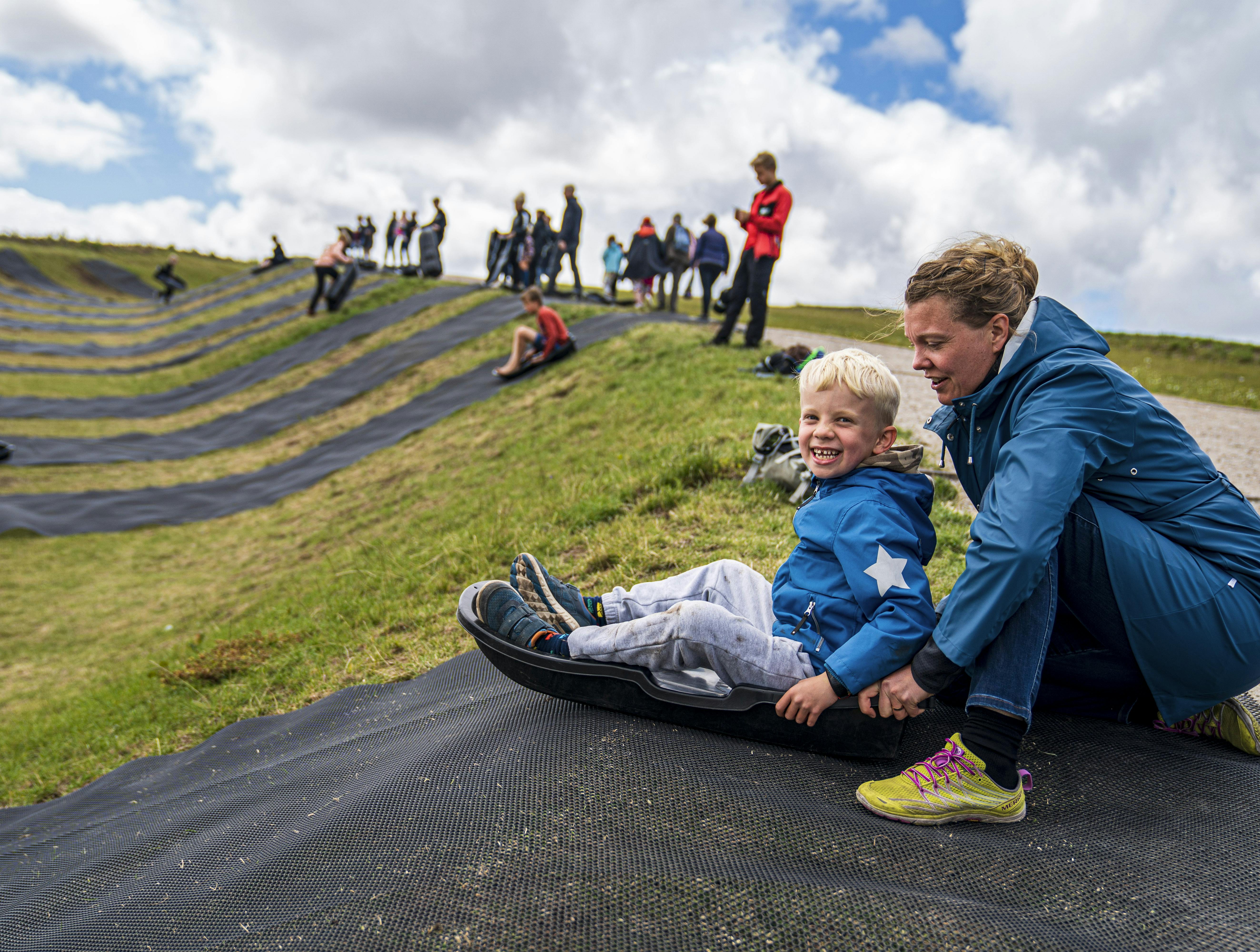 Familie Journal har besøgt Danmarks nye oplevelsescenter Naturkraft ved Ringkøbing, hvor alle aldersgrupper både kan lege og lære