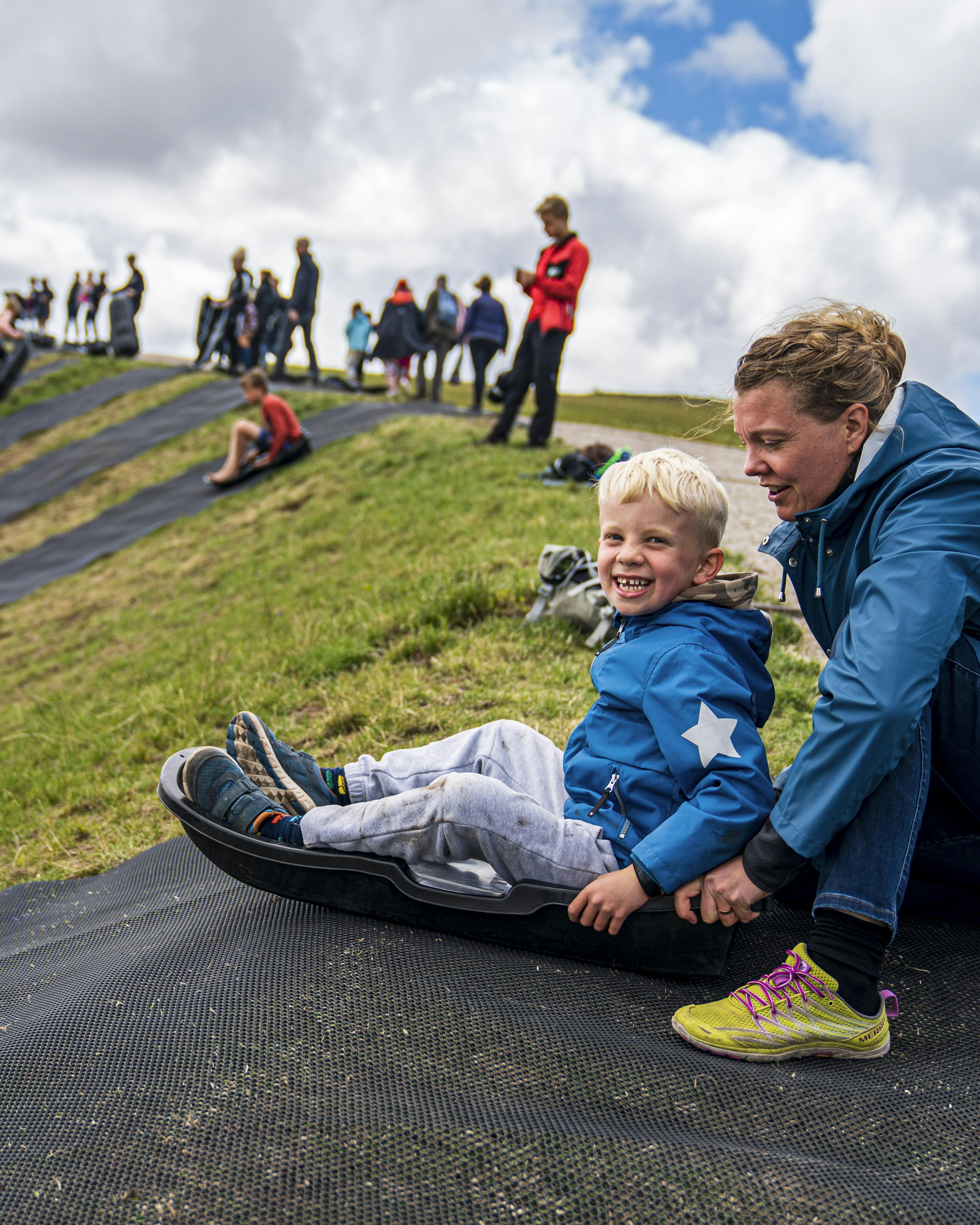 Familie Journal har besøgt Danmarks nye oplevelsescenter Naturkraft ved Ringkøbing, hvor alle aldersgrupper både kan lege og lære