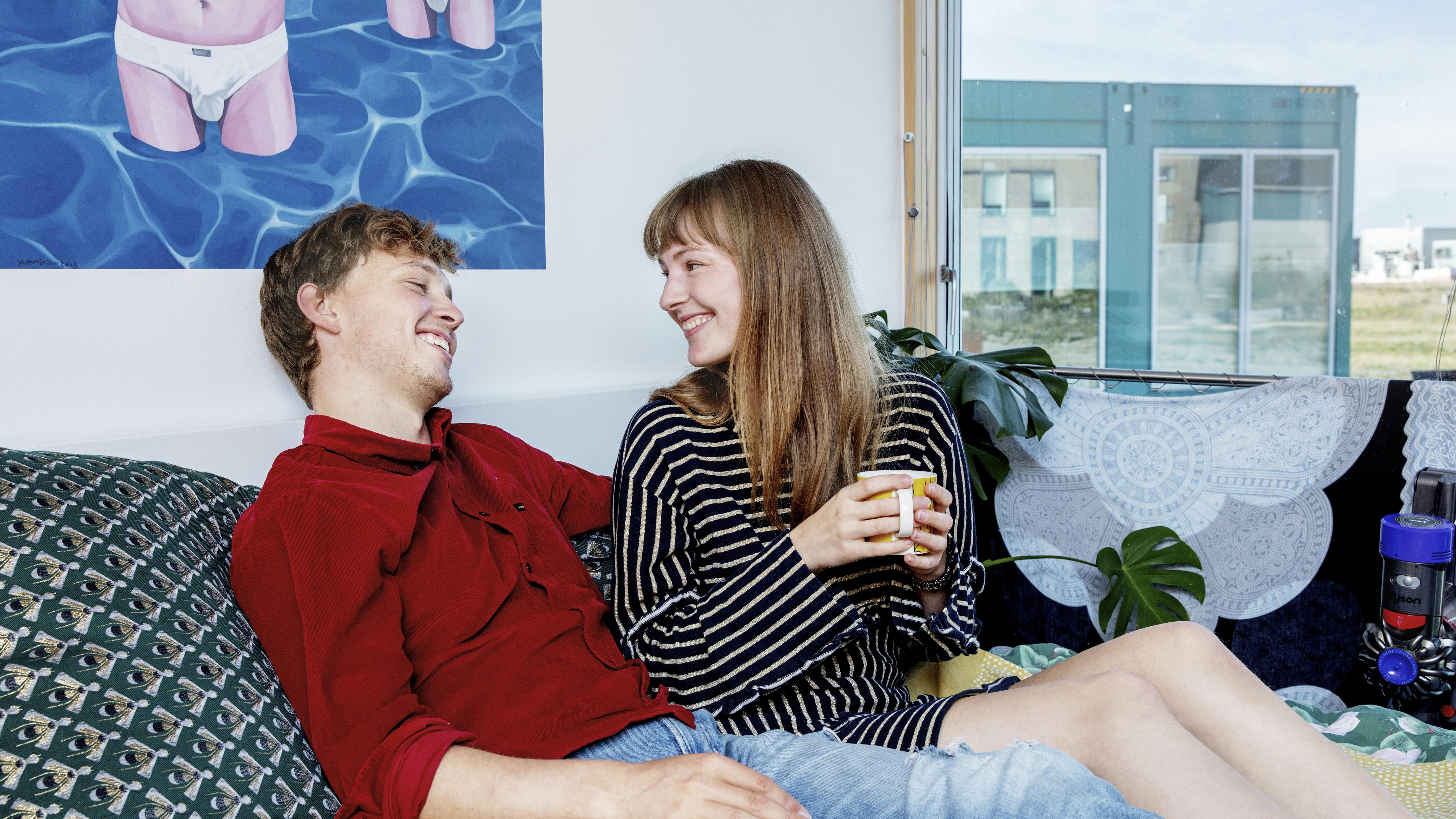 Silke og Mads er kærester og bor meget specielt på vandet ved Refshaleøen