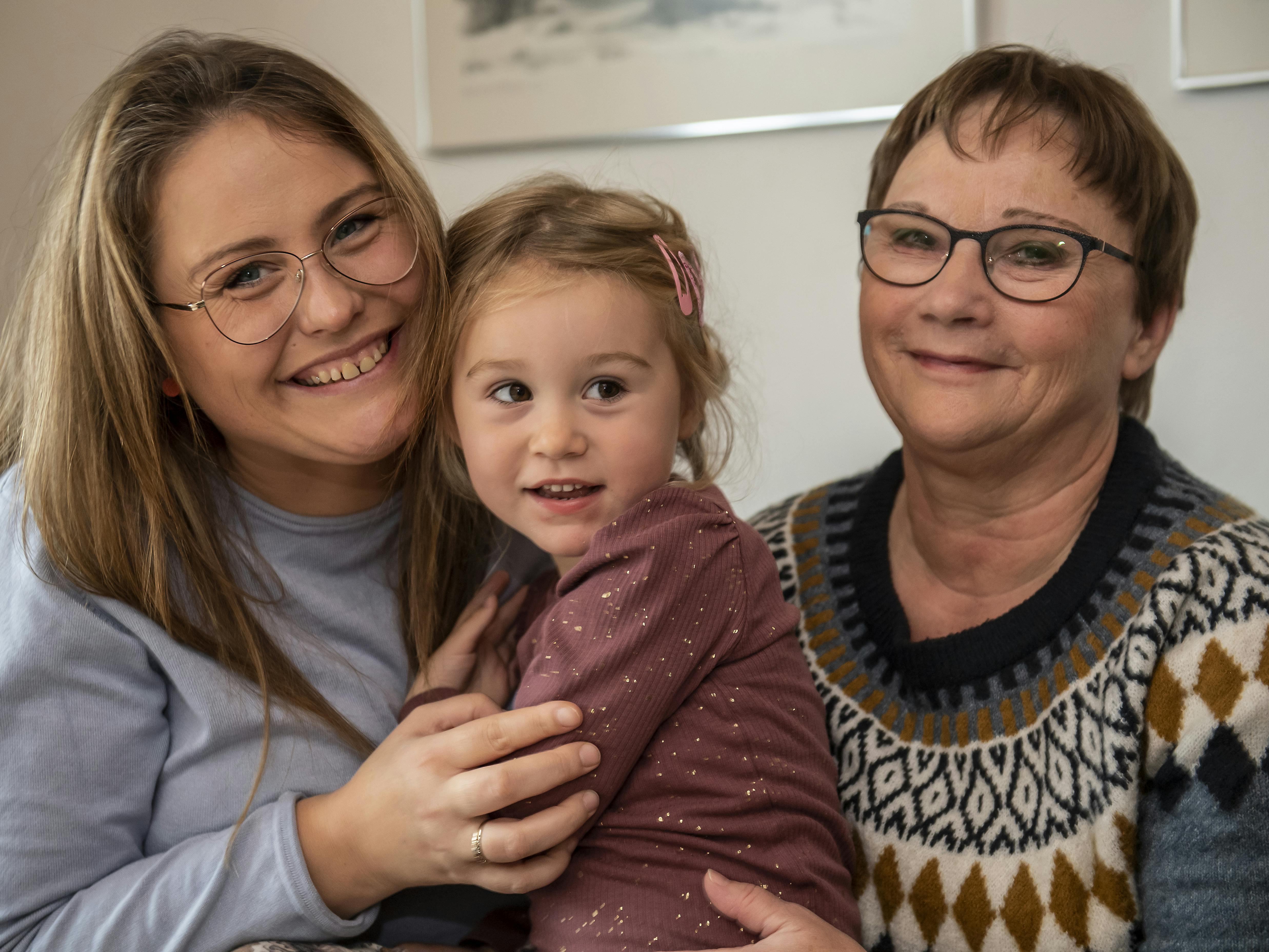 https://imgix.familiejournal.dk/media/article/2021-10-25rs-julekurv_36.jpg