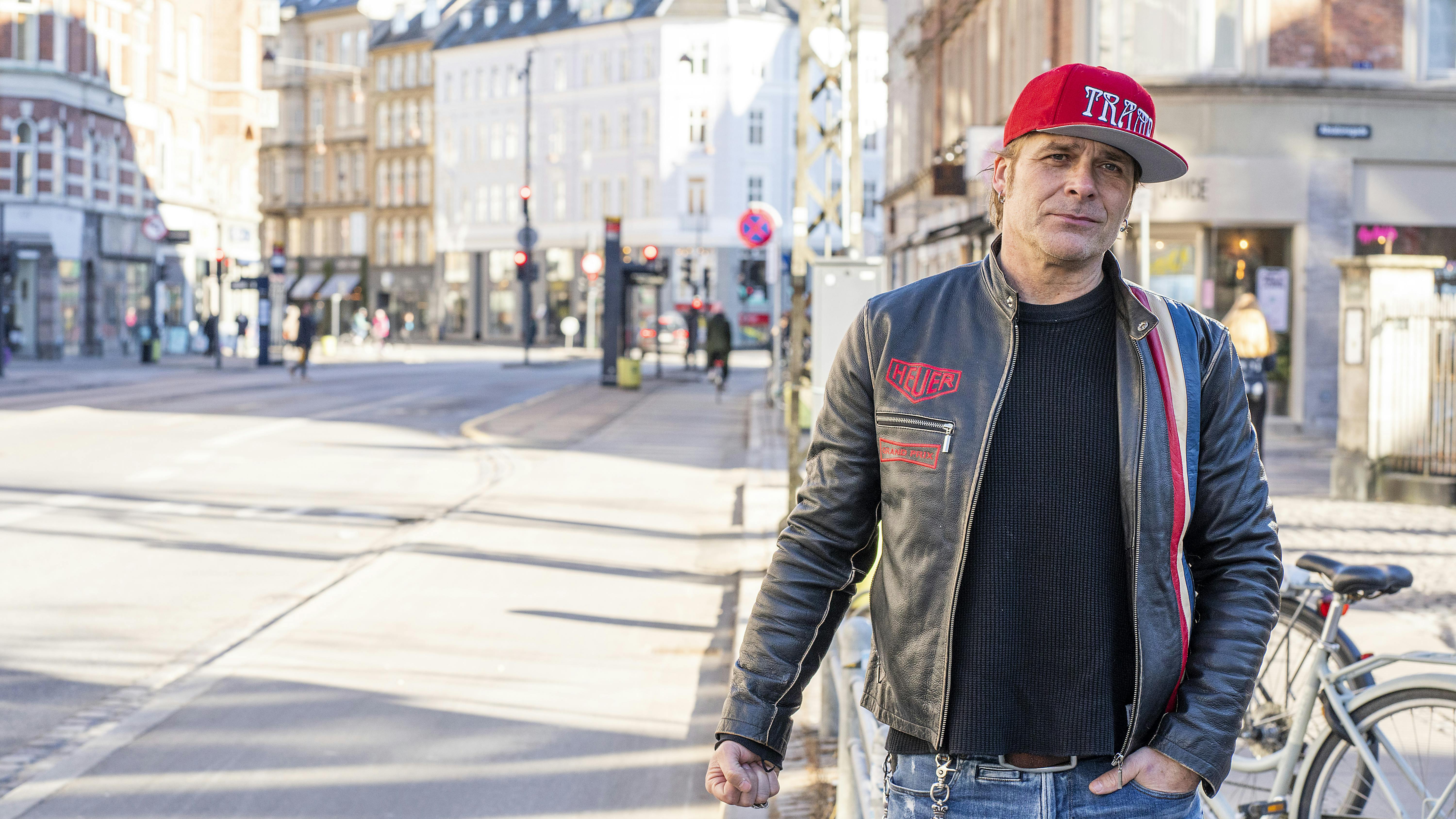 Jeg har aldrig ladet mig friste af hverken stoffer eller alkohol. Ja, end ikke smøger, fortæller Mike Tramp.