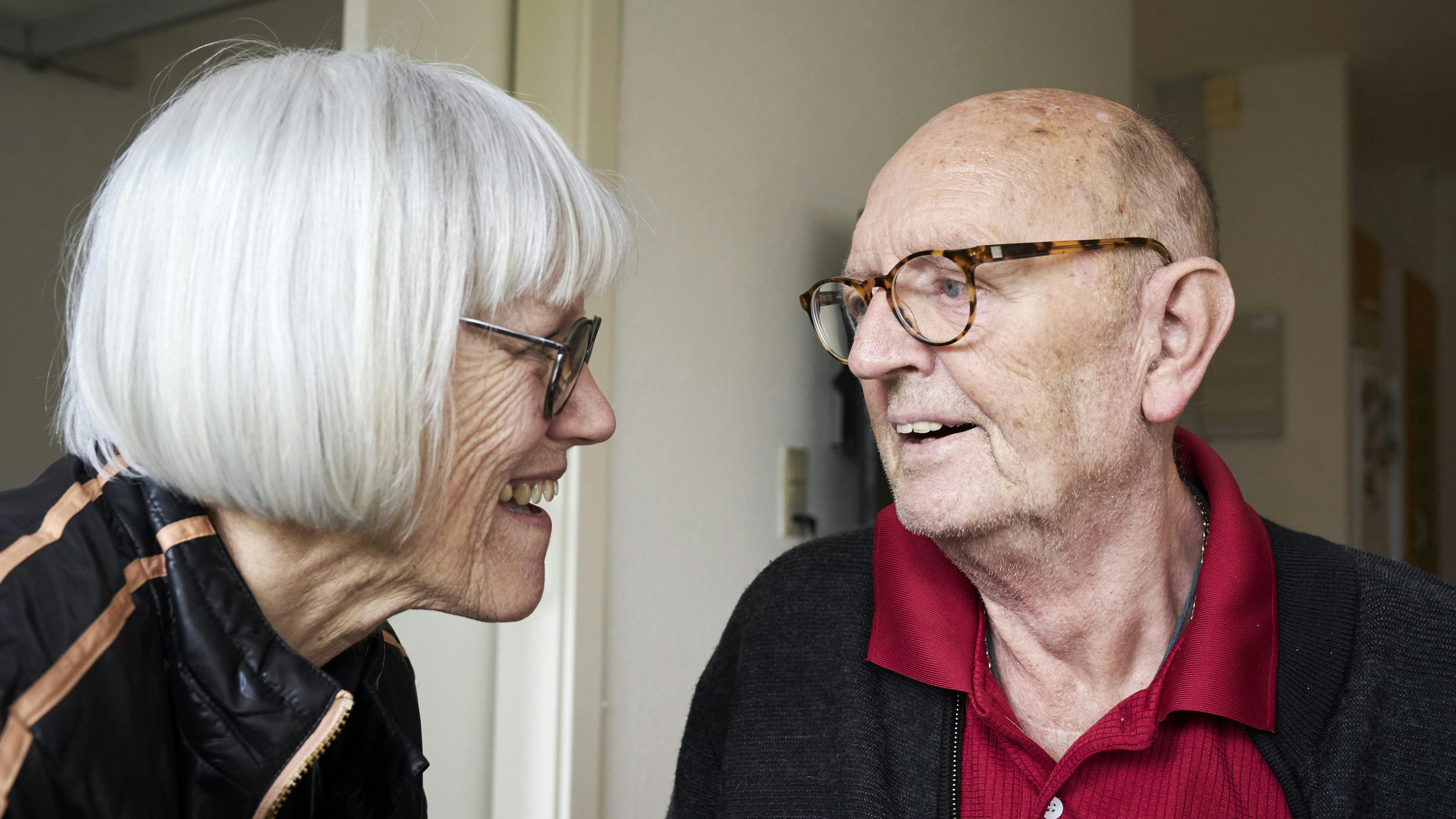 Hjælpen var nær, da Hardy Raabys parkinson tog fart, og hans kone Karen ikke længere kunne klare hverdagen selv.
