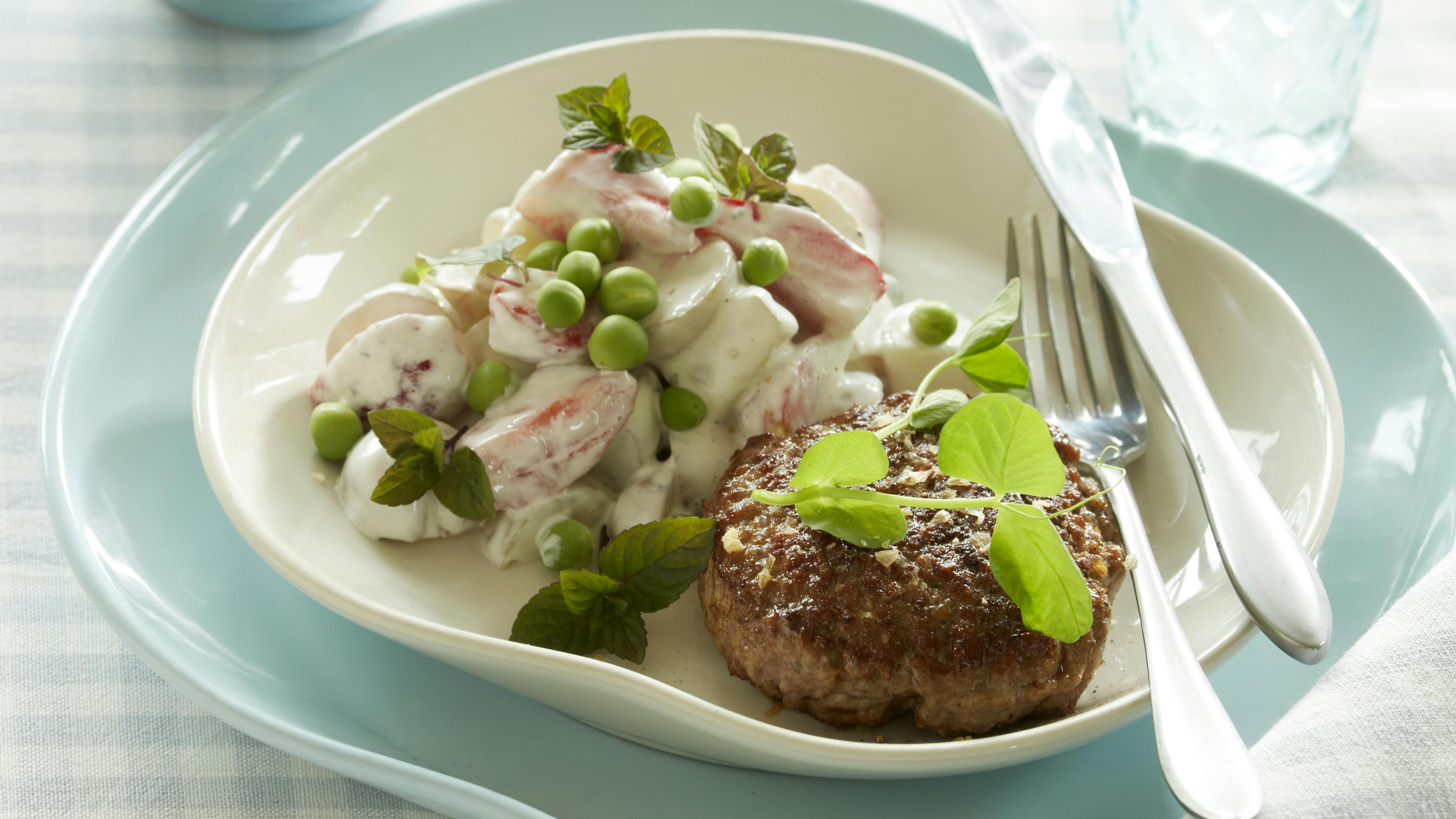 Krebinetter med kartoffelsalat med jordbær