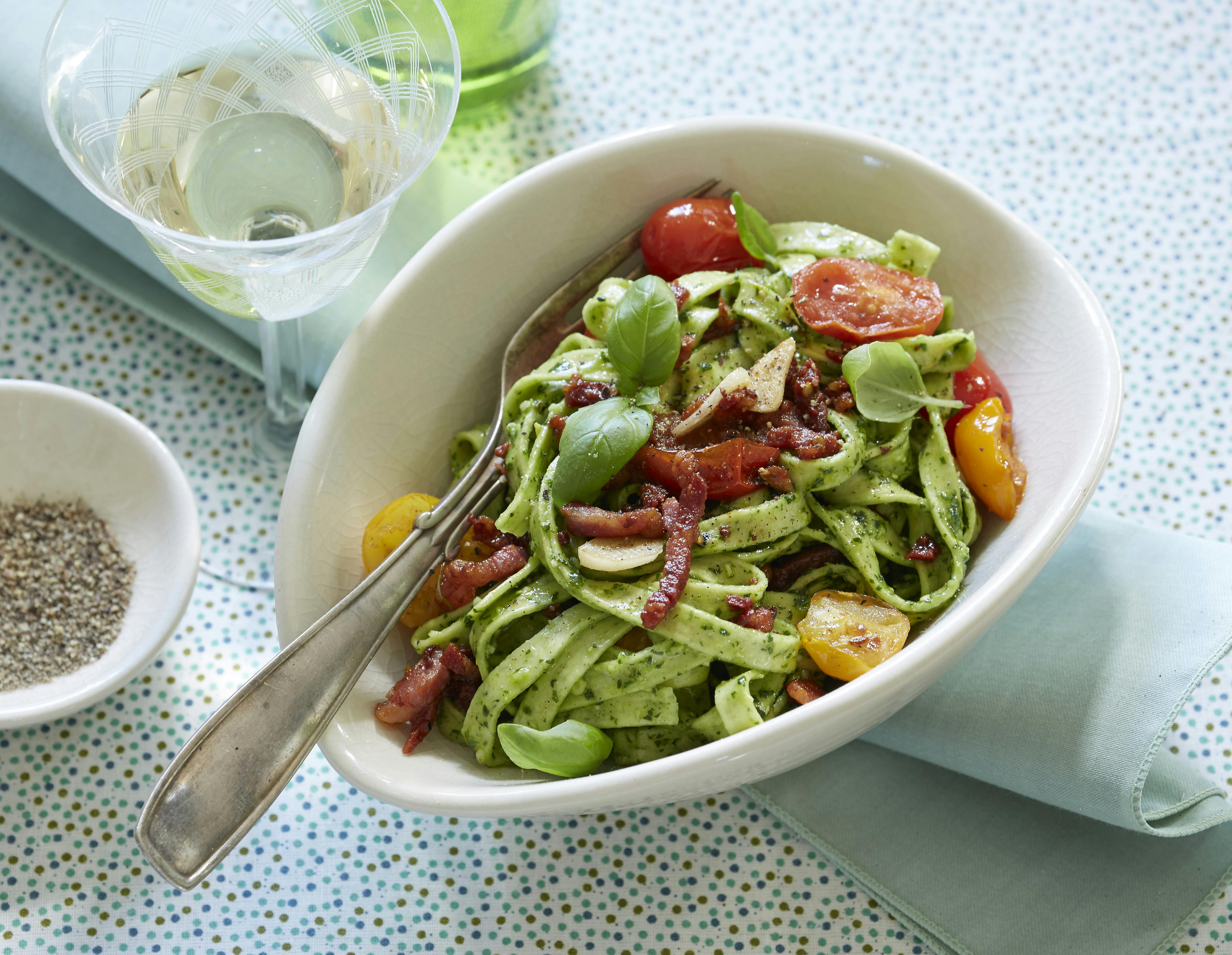 Pasta med pesto af spinat