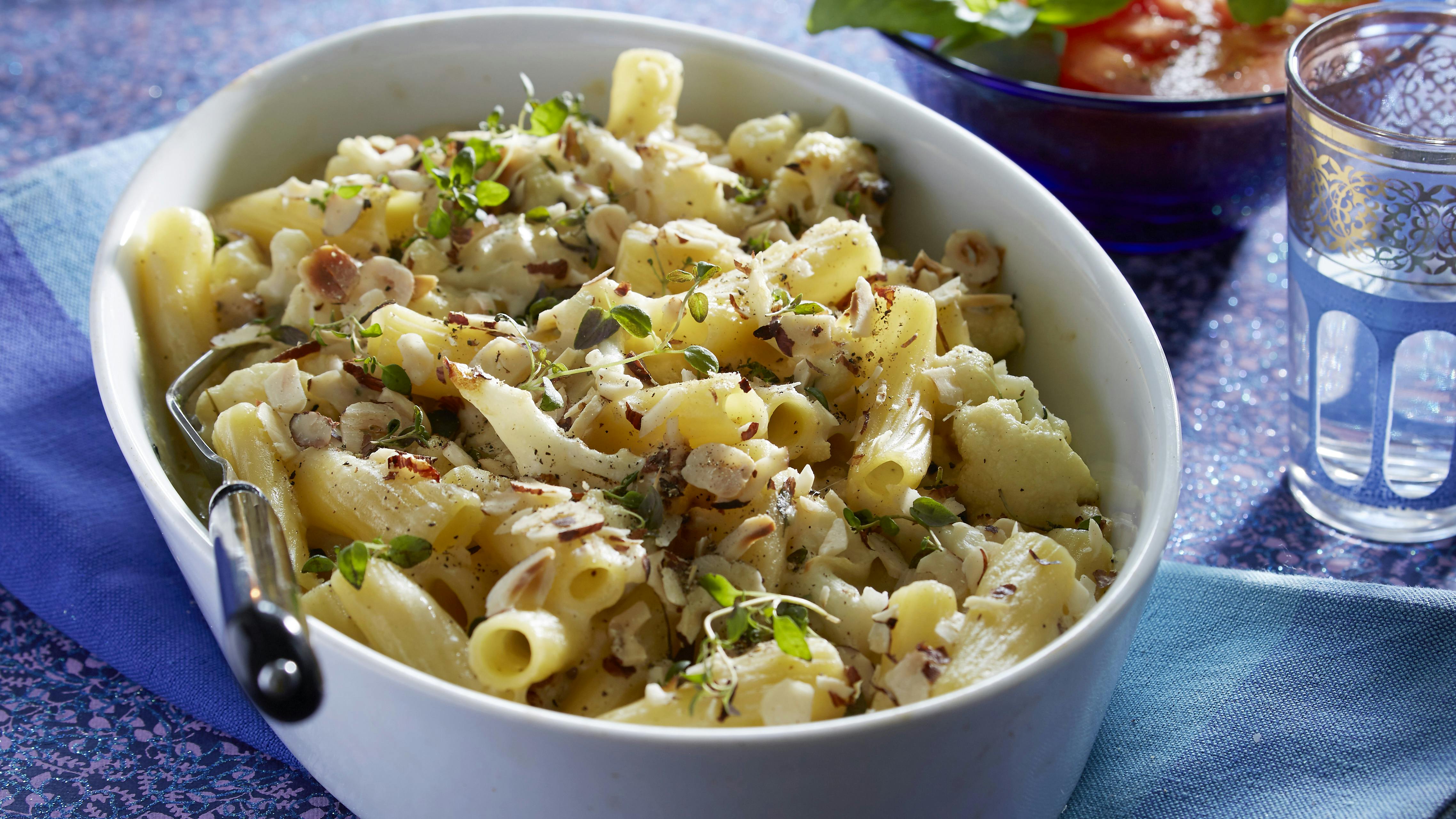 Blomkål og pasta gratineret i ovnen