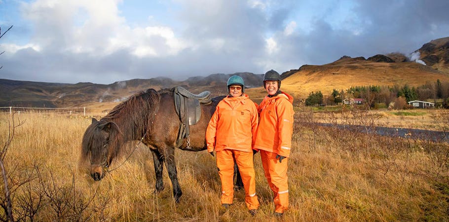 Mai og mormor på Island: Jeg har min hest, jeg har min mormor! 