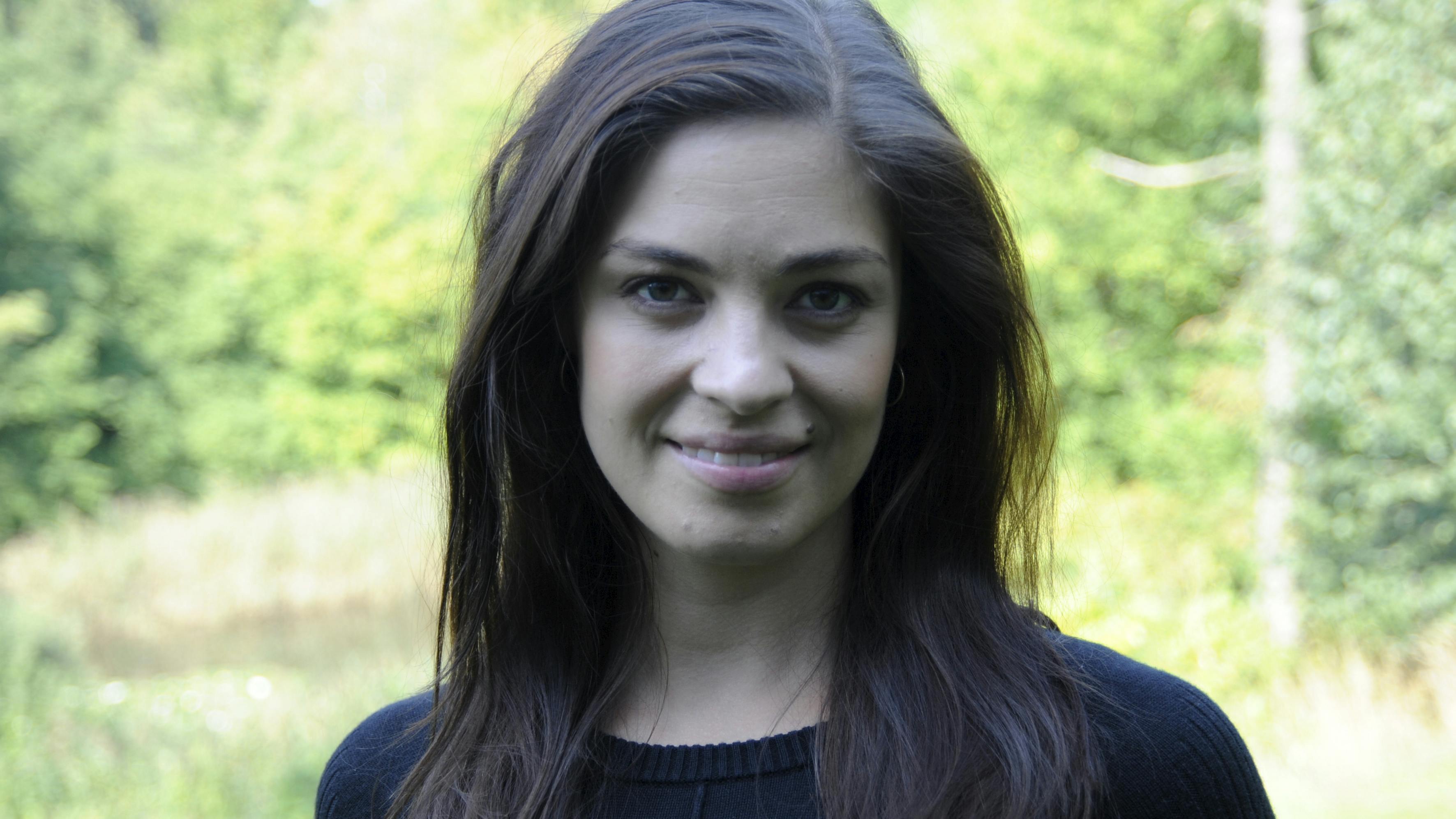 Natalie Madueño er tilbage i sæson 2 af "Bedrag" på DR1 som juristen Claudia. Johan Isbrand fra Familie Journal har talt med hende.