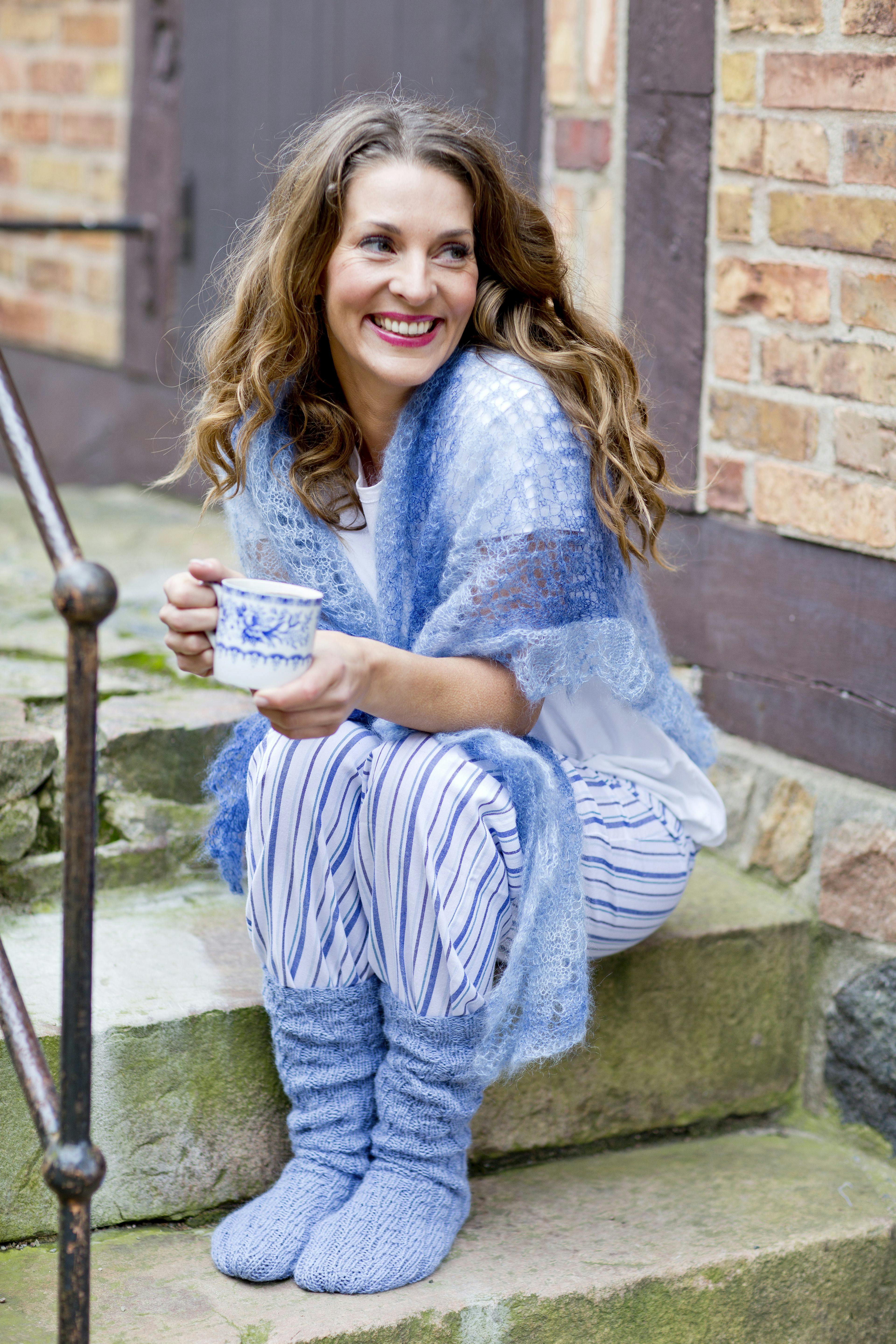 Strikkeopskrift: Strik et fint sjal og lune sokker