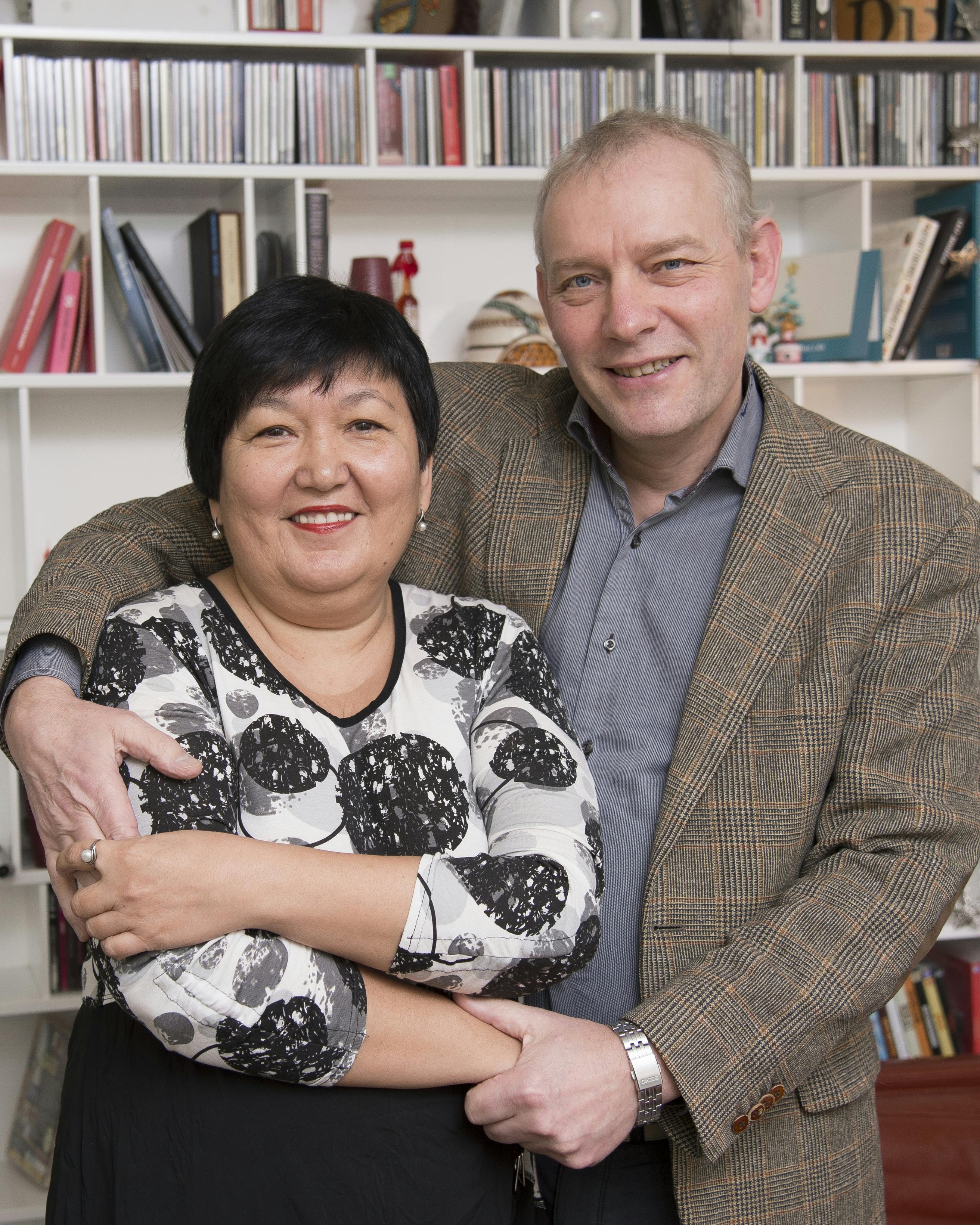 Alma og Jan måtte opgive at gifte sig. Mange år senere genforenes de, og kærligheden er den samme.