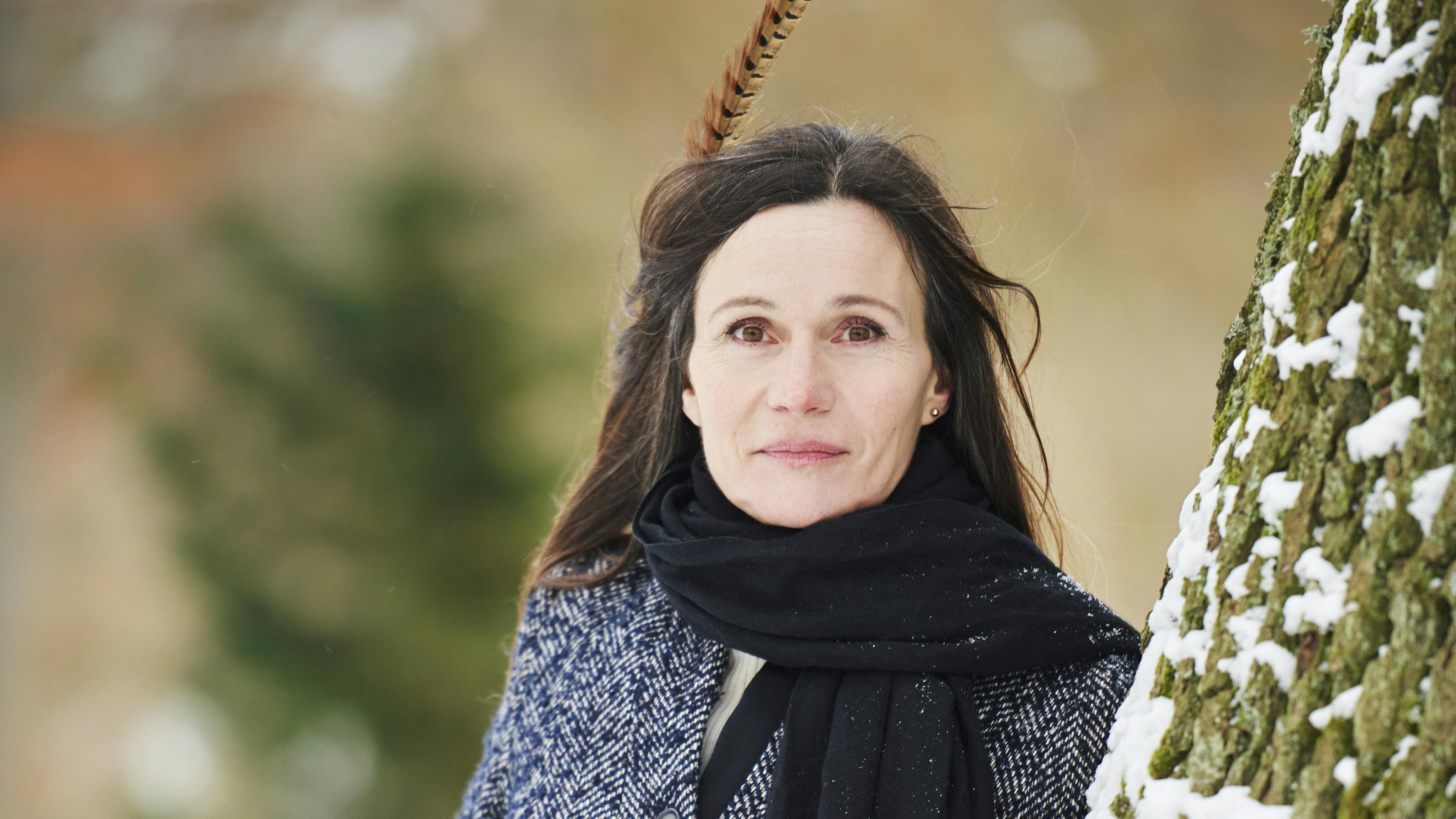 Sangerinden Aviaja Lumholt er maniodepressiv, men har i vid udstrækning lært at styre og begrænse sig sygdom ved hjælp af musik, trommedans, meditation og natur, fortæller hun til Familie Journal.