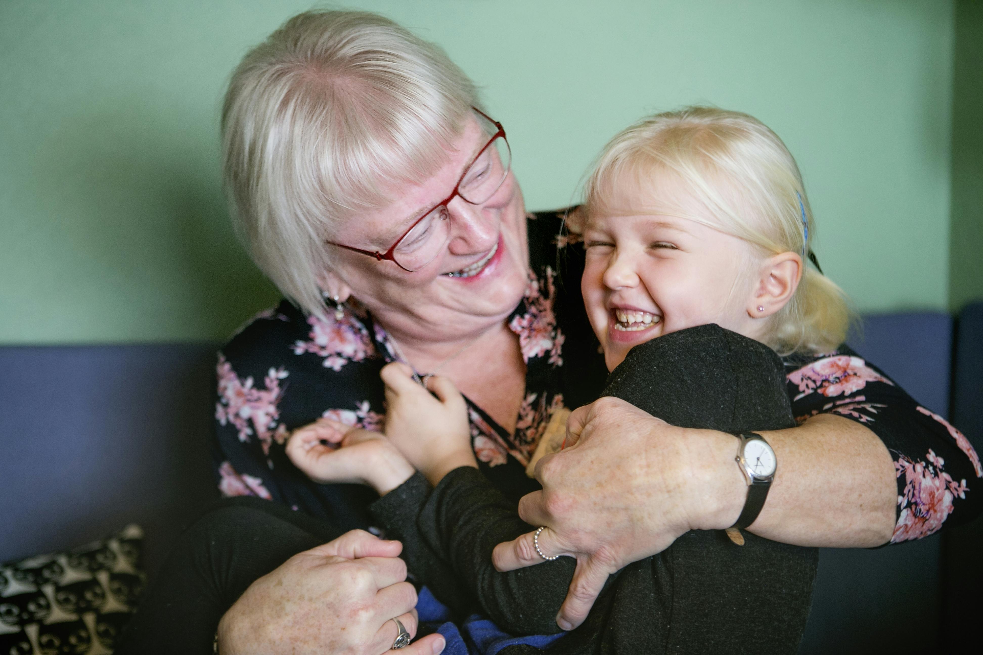 Rita er blevet bedstemor for Aura ?? selv om de ikke er i familie