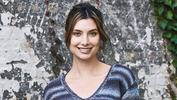 Strikkeopskrift på bluse med V-hals