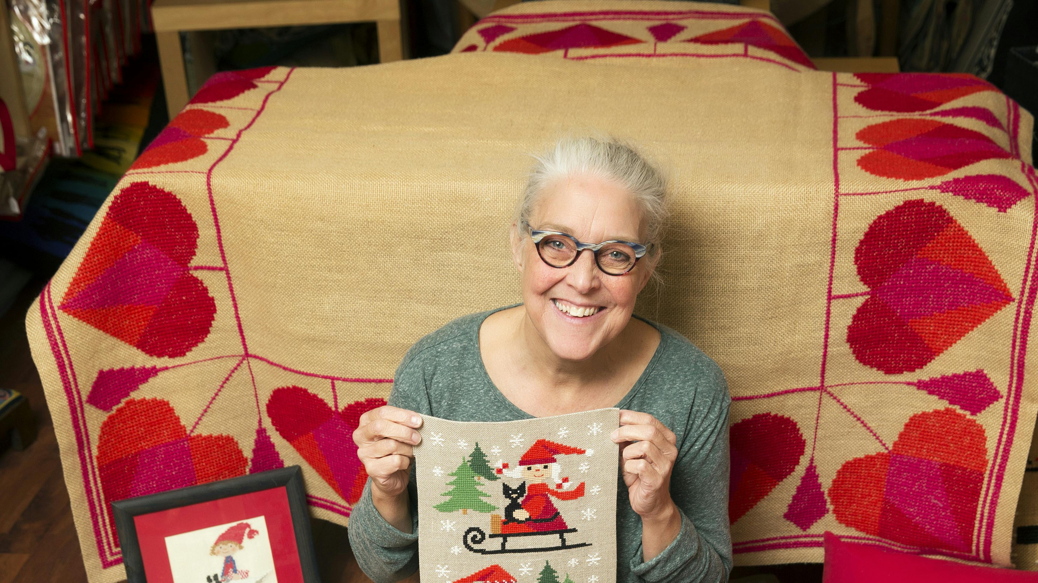 Pelse Asboe med julebroderier