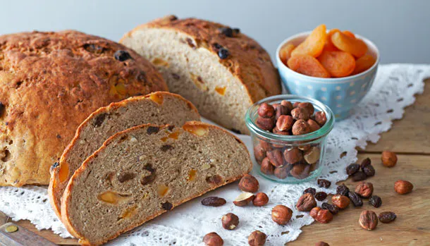 Brød med nødder og frugter | Familie Journal