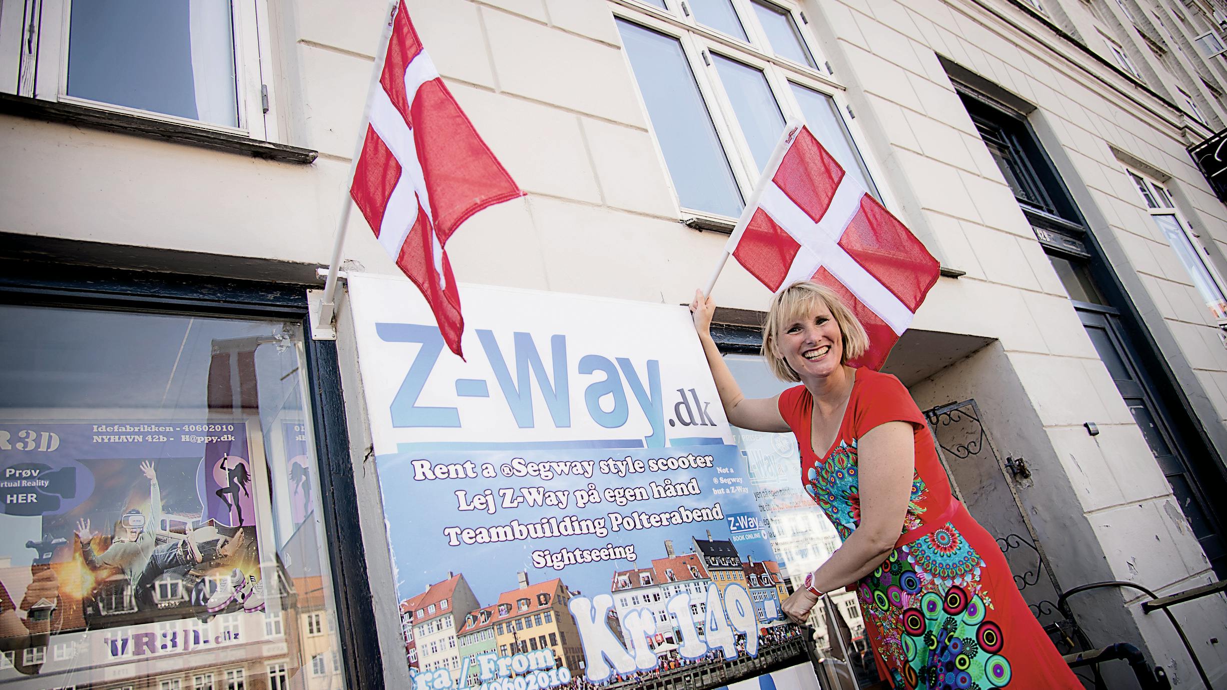 Familie Journal har i anledning af, at bladet har Erling Poulsens roman "Komtessen" med som sommergave til læserne, interviewet Camilla af Rosenborg, der har en butik i Nyhavn, som udlejer Z-Ways - mindre udgaver af Segways