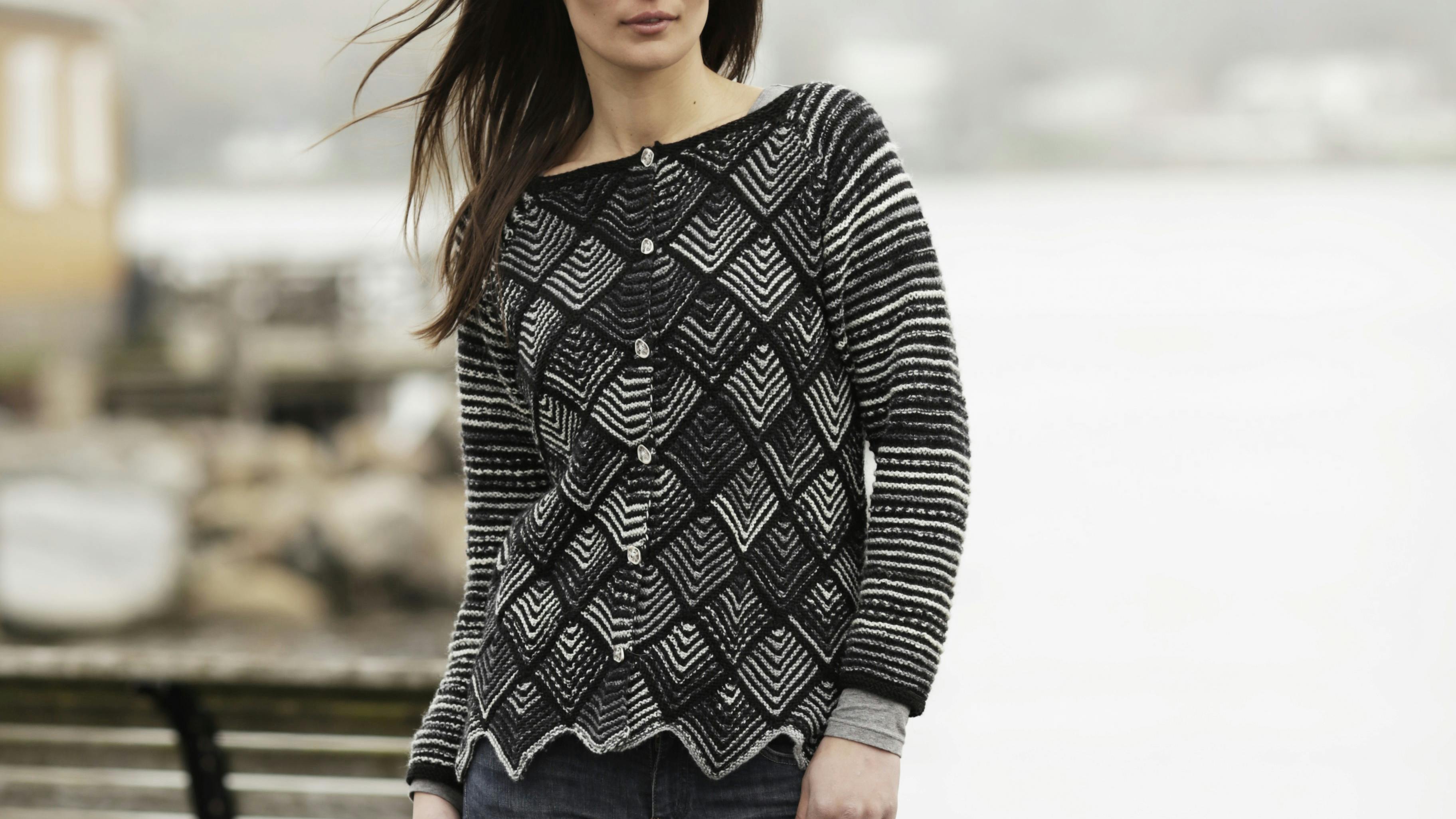 Strikkeopskrift: Sweater i dominobrik-mønster