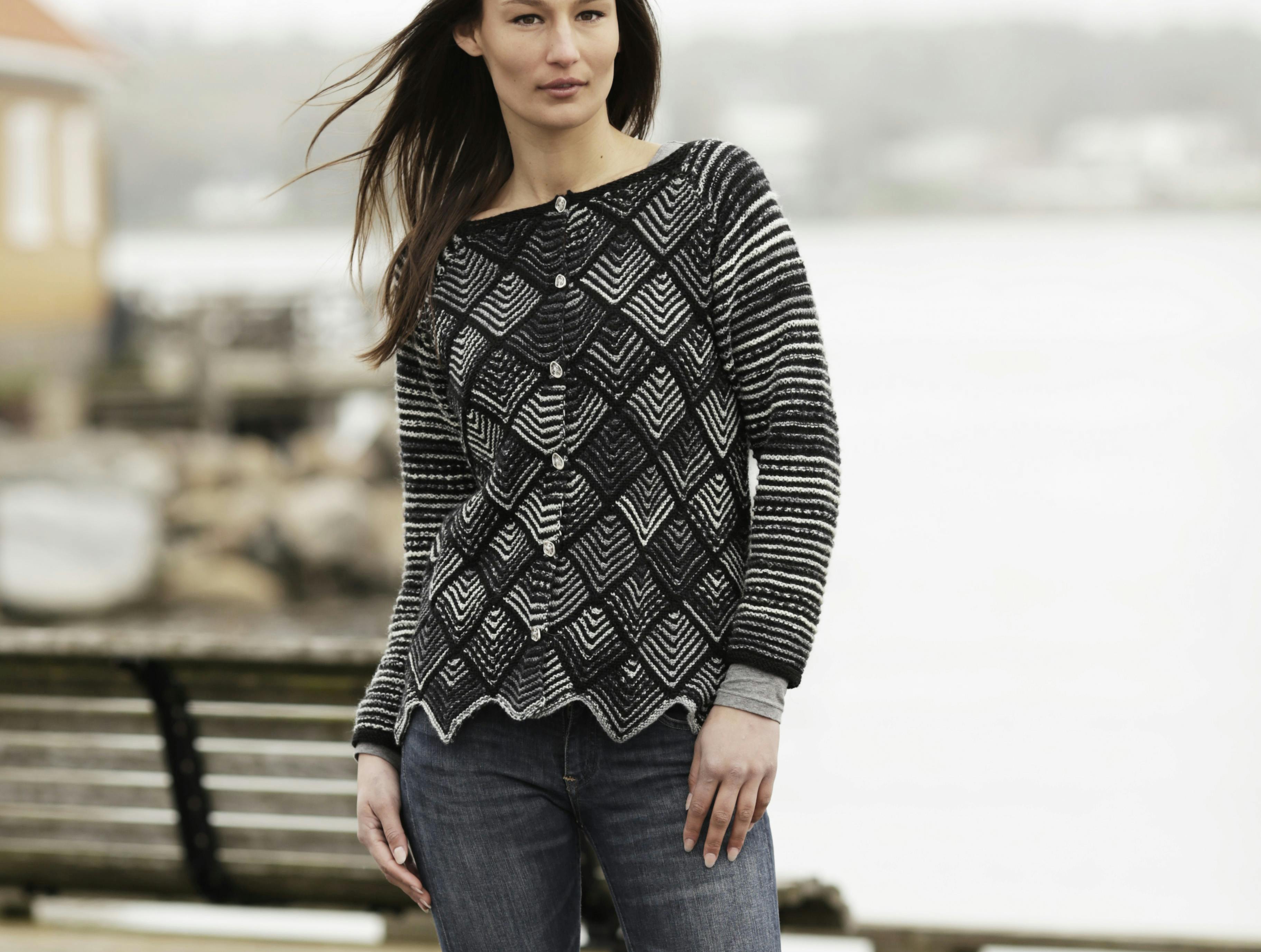 Strikkeopskrift: Sweater i dominobrik-mønster