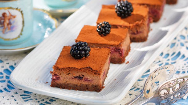 Små firkantede chokolade-cheesecake