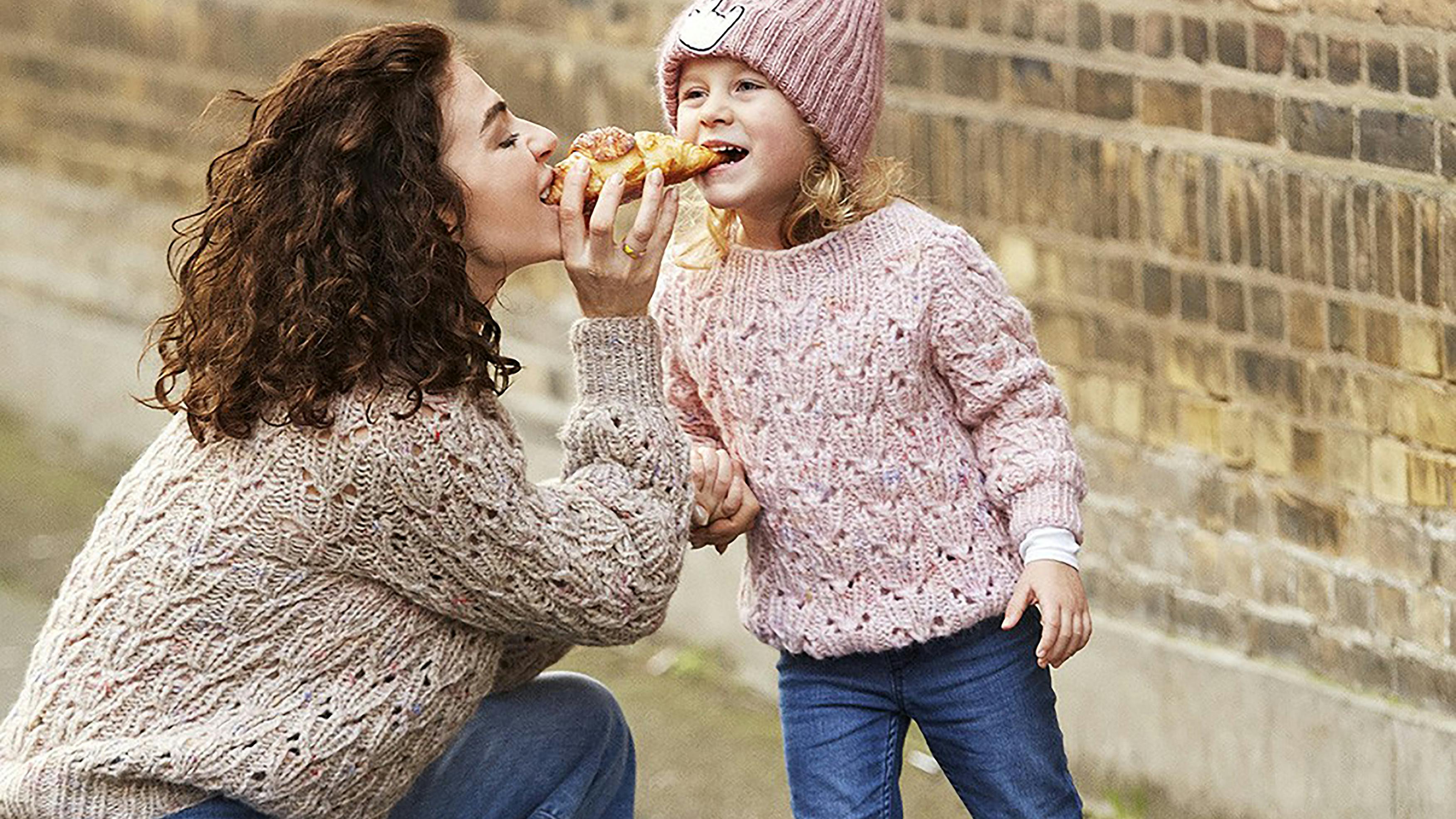 Strik: Blomsterstrik til store og små