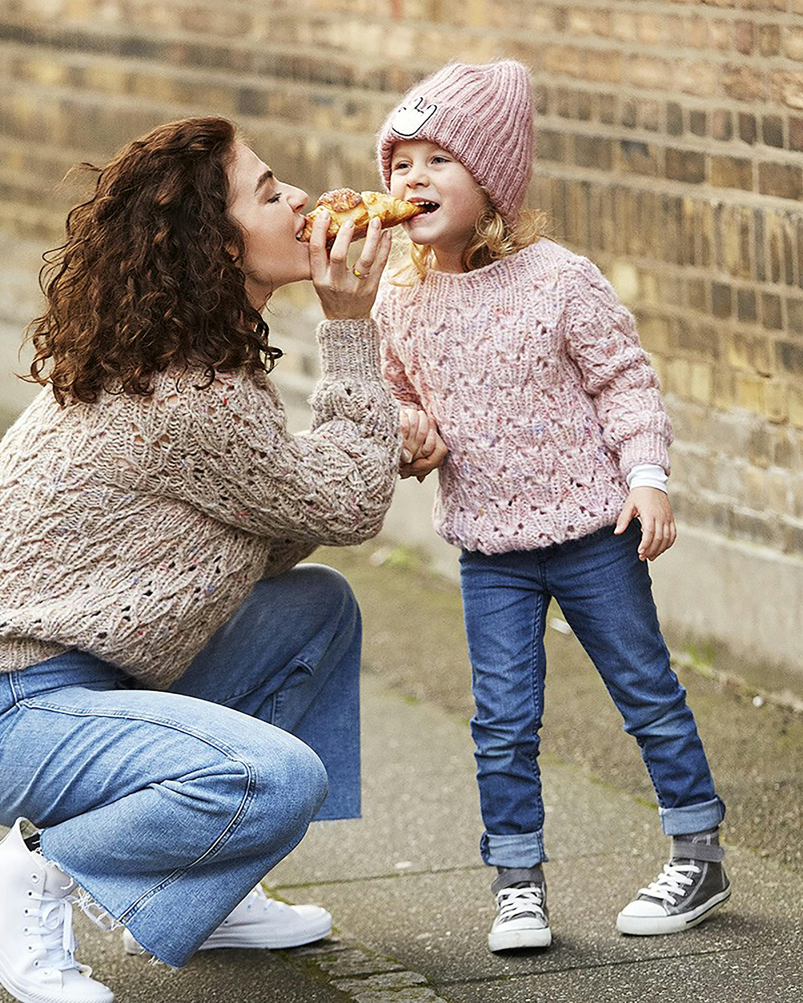 Strik: Blomsterstrik til store og små