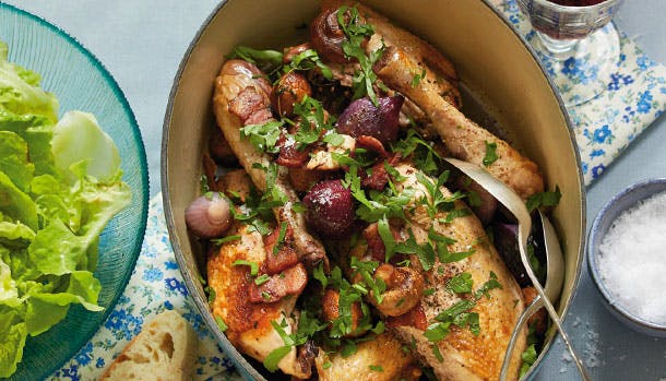 Coq au vin - klassisk ret med kylling og rødvin