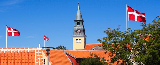 https://imgix.familiejournal.dk/media/article/dannebrog.jpg