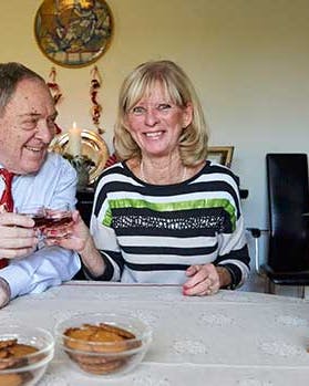 Dario og Gertrud nyder den danske julehygge