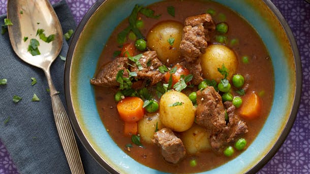 dyregryde med kartofler, kød og ærter