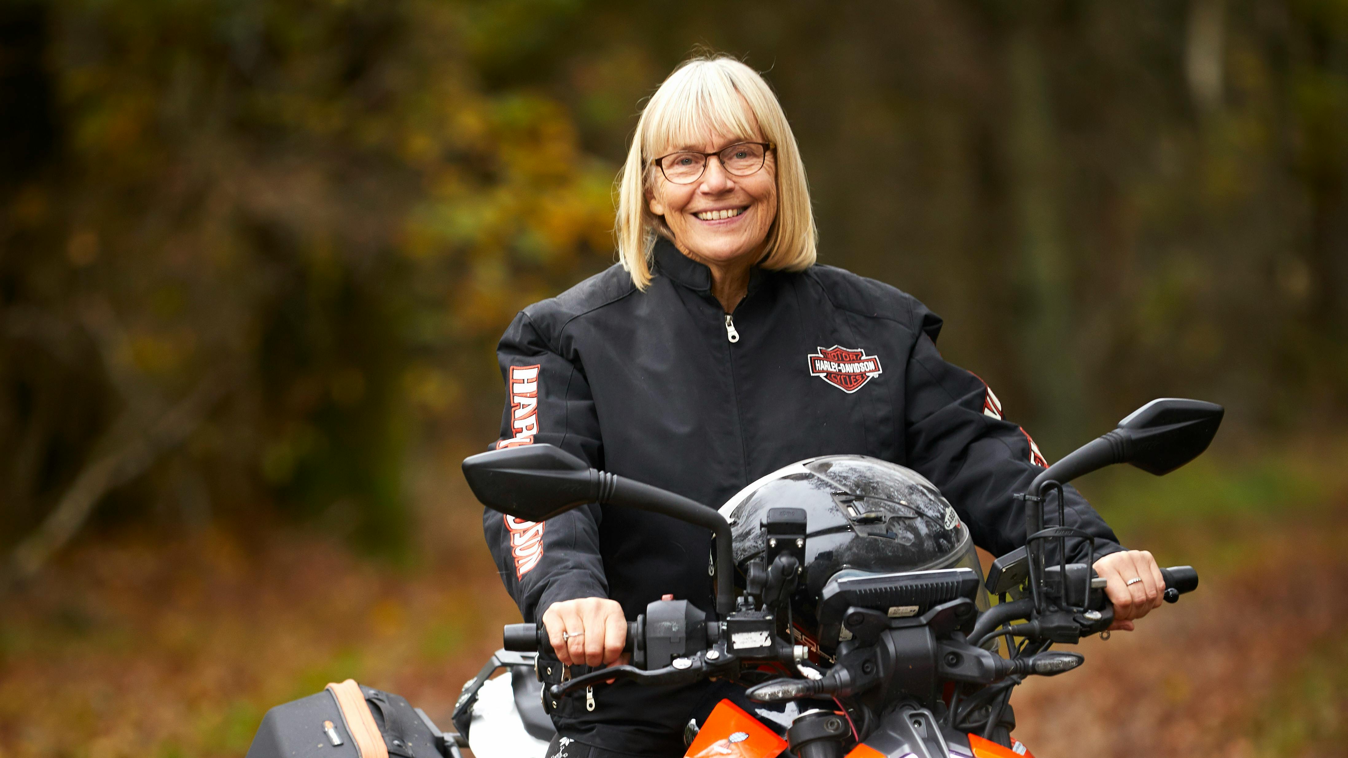 Enkefruens nye liv ? på to hjul