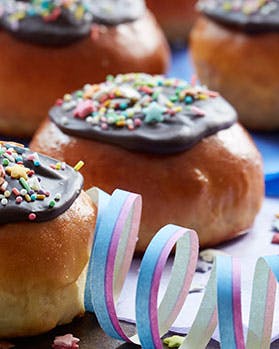 Fastelavnsboller med creme