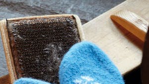 Strikkeopskrift på filtede vanter til damer