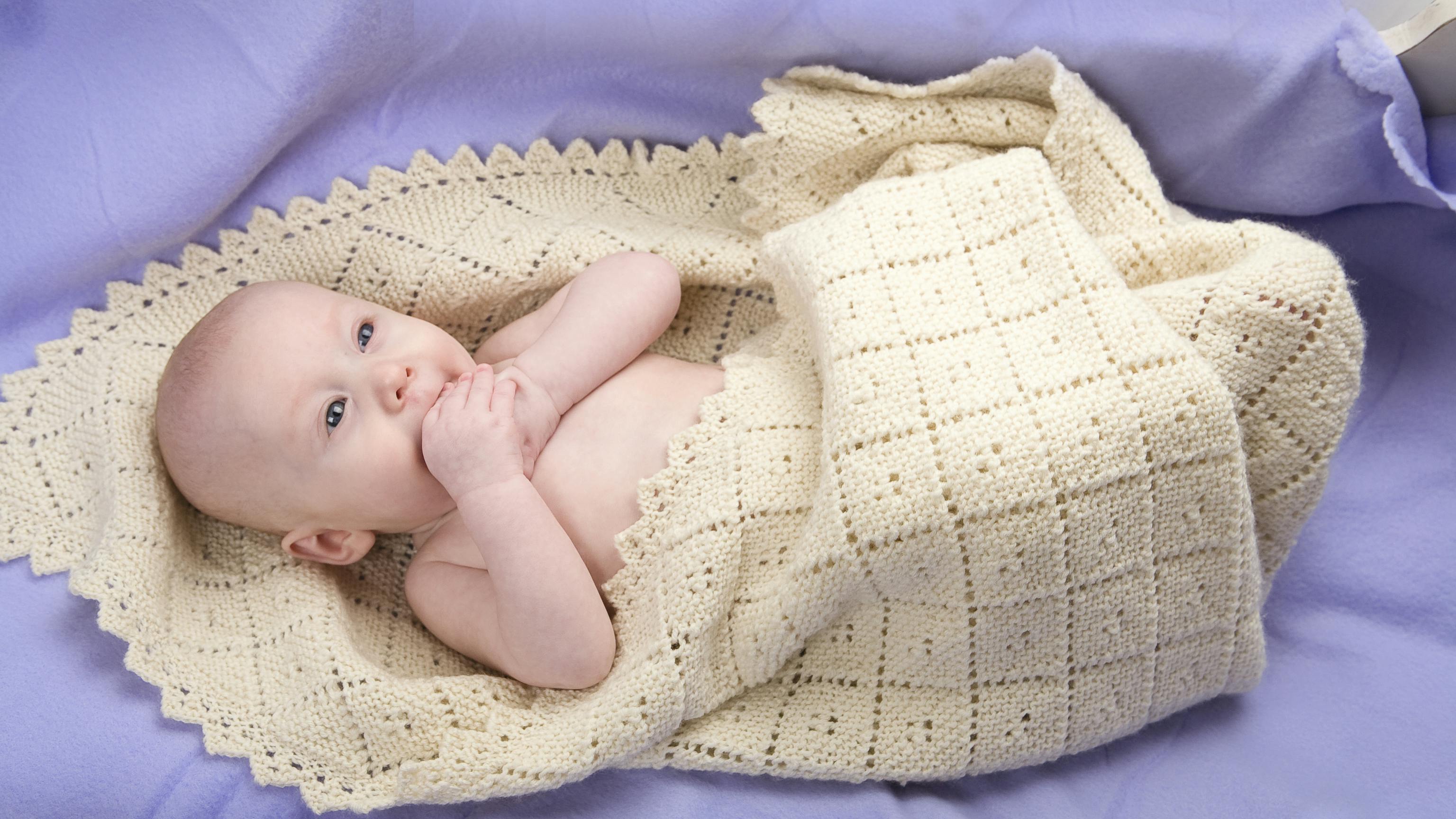 Blødt babytæppe | Strikkeopskrift