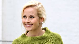 Grøn sweater med bladbort