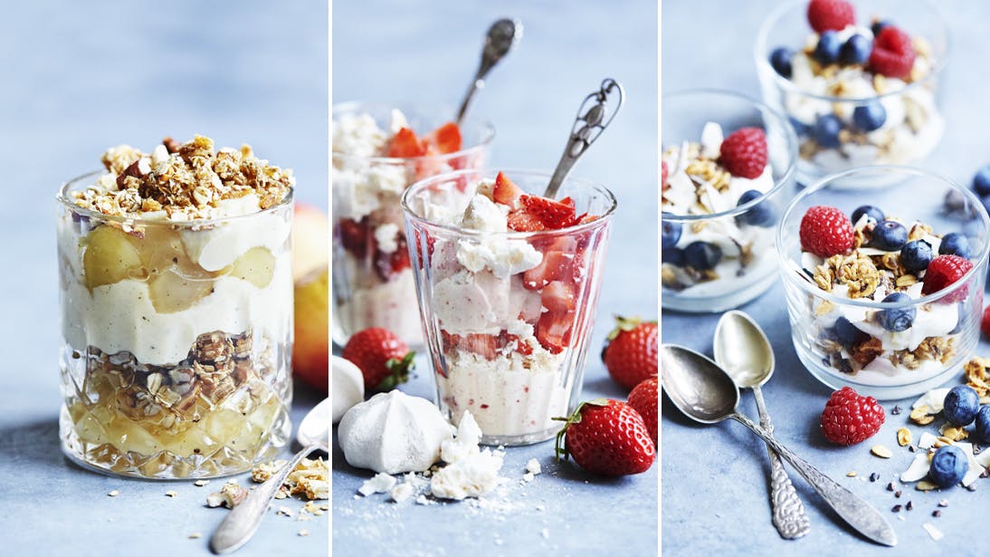 trifili æble æblekompot jordbær blåbær bær hindbær marengs flødeskum vanilje vaniljeis is mysli granola