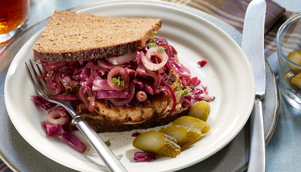 Frikadellesandwich med rugbrød