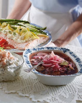 Frokostbordet - Stegte sild, leverposteg og hønsesalat