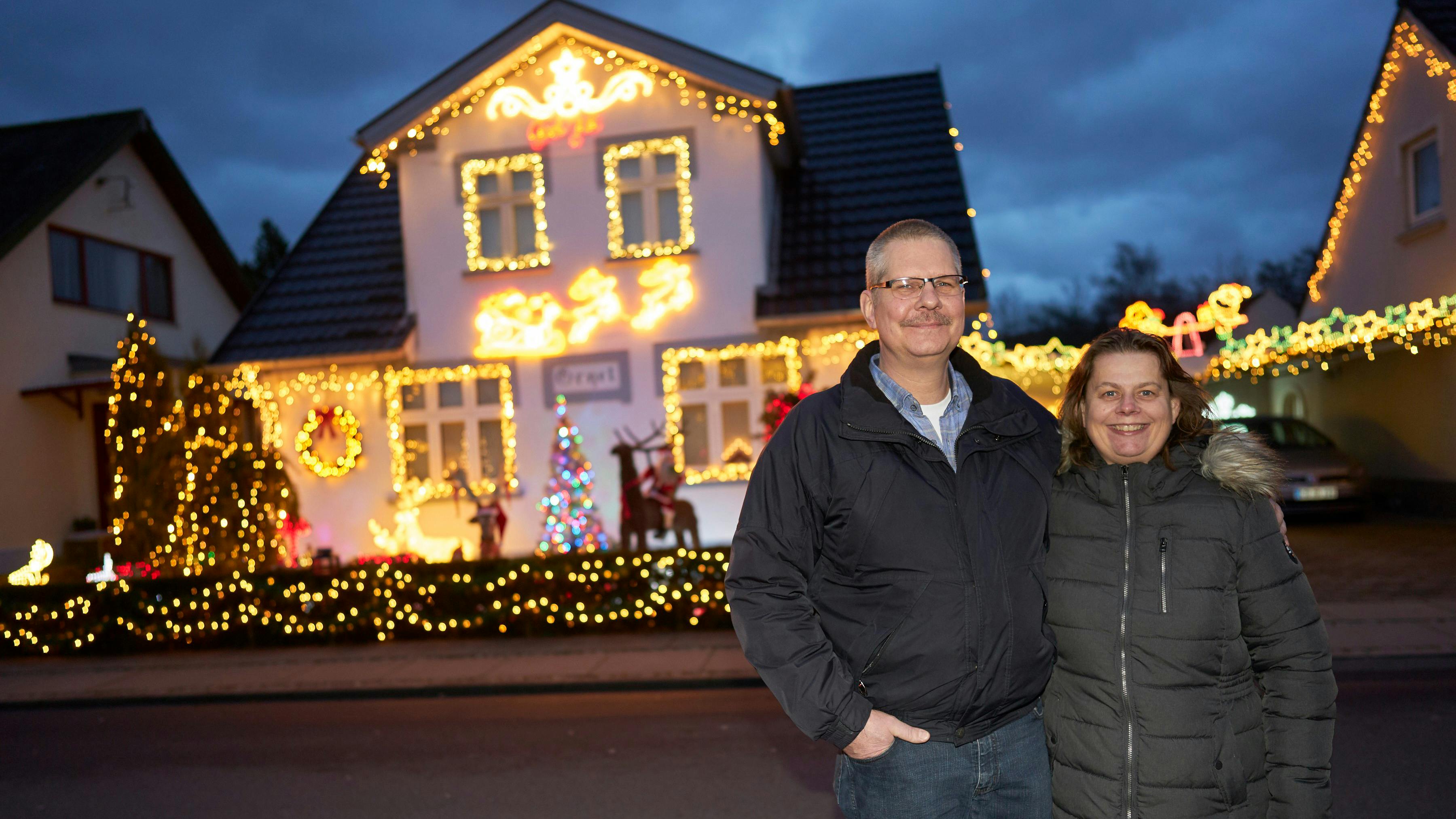 https://imgix.familiejournal.dk/media/article/gade_gaar_juleamok_tsl_20191205_0172.jpg