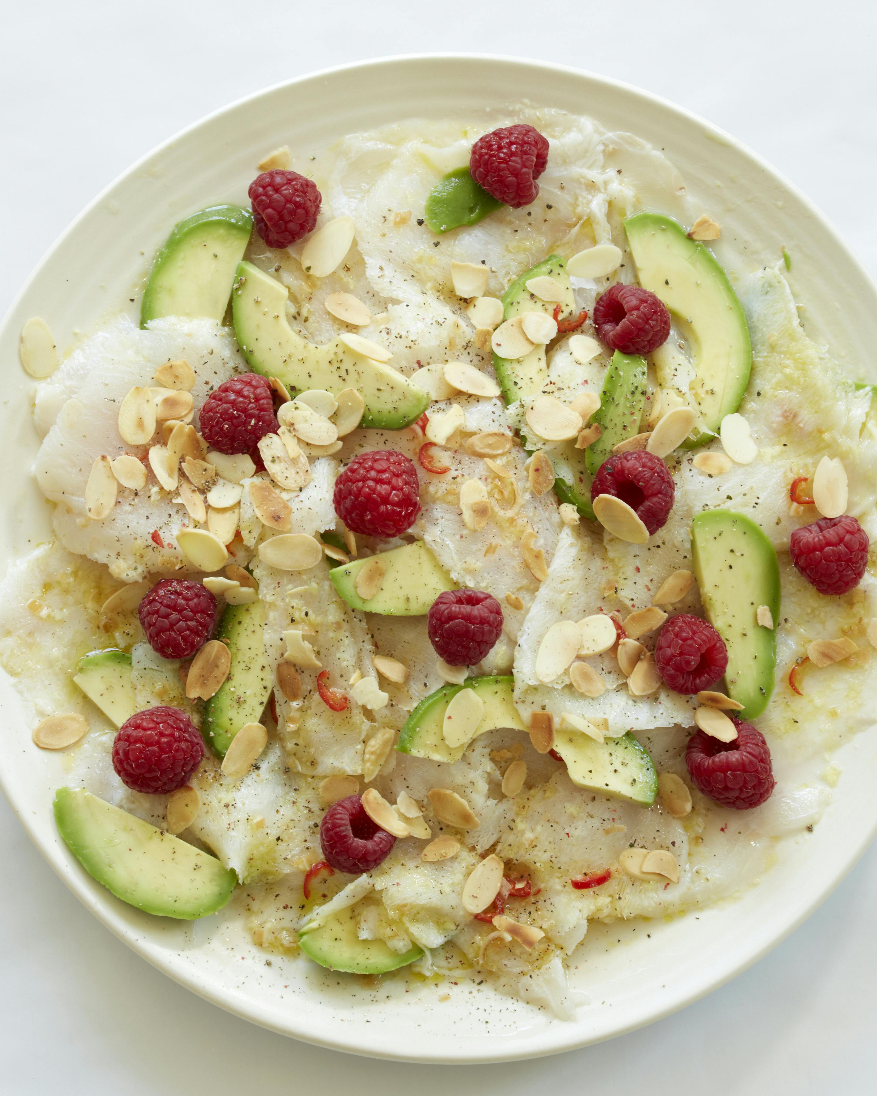 Kold fiskesalat med torsk og hindbær